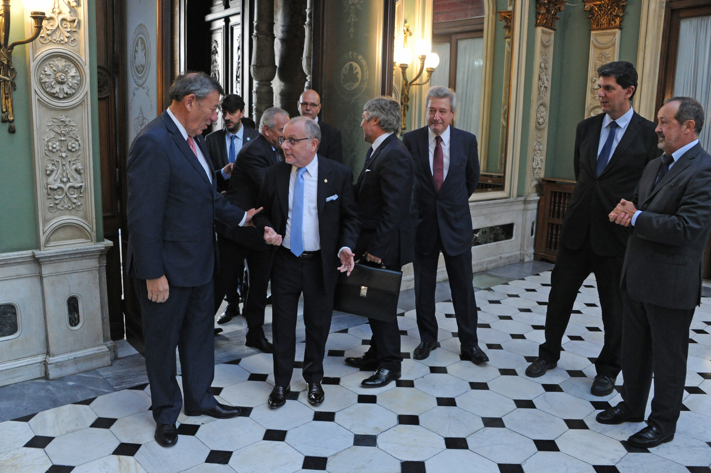Llegada de autoridades