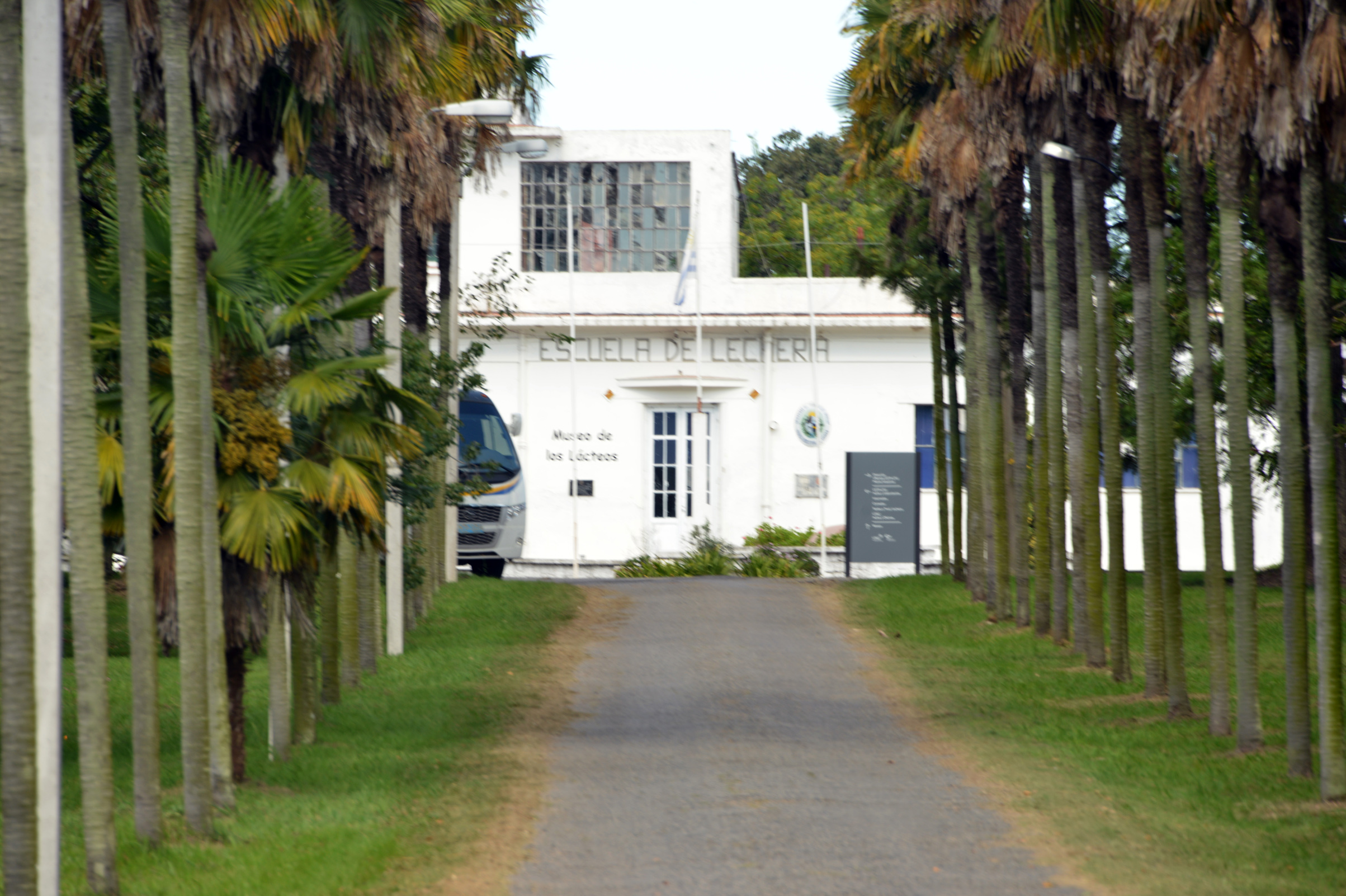 Escuela Superior de Lechería CETP-UTU