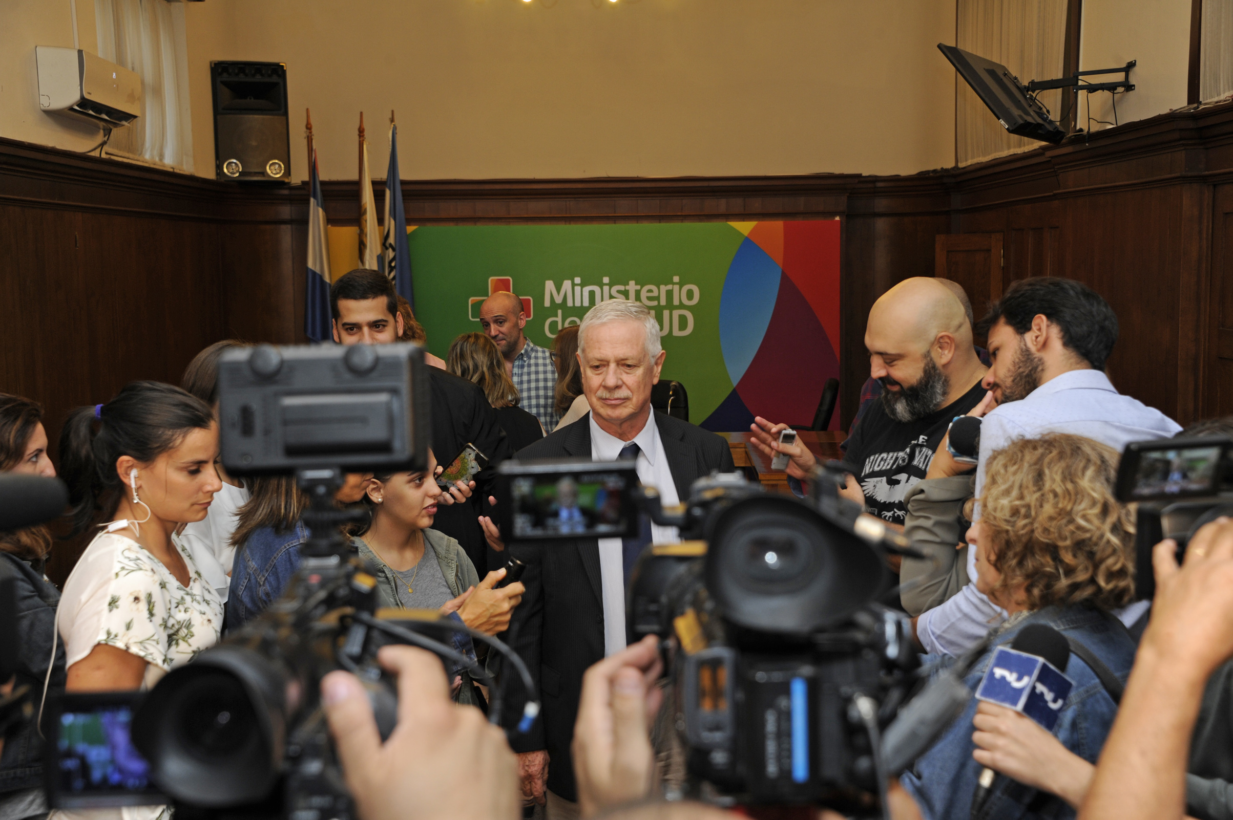 Conferencia de prensa de autoridades del Ministerio de Salud Pública