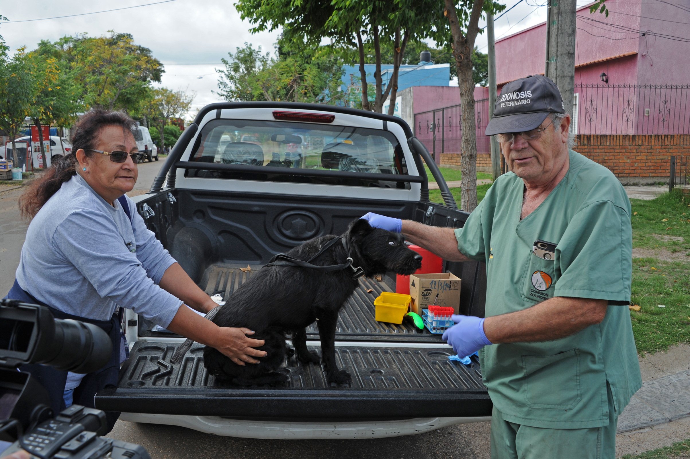 Equipo del Ministerio de Salud Pública y de la Comisión de Zoonosis recorrió varias manzanas del barrio Cerro en la ciudad de Salto