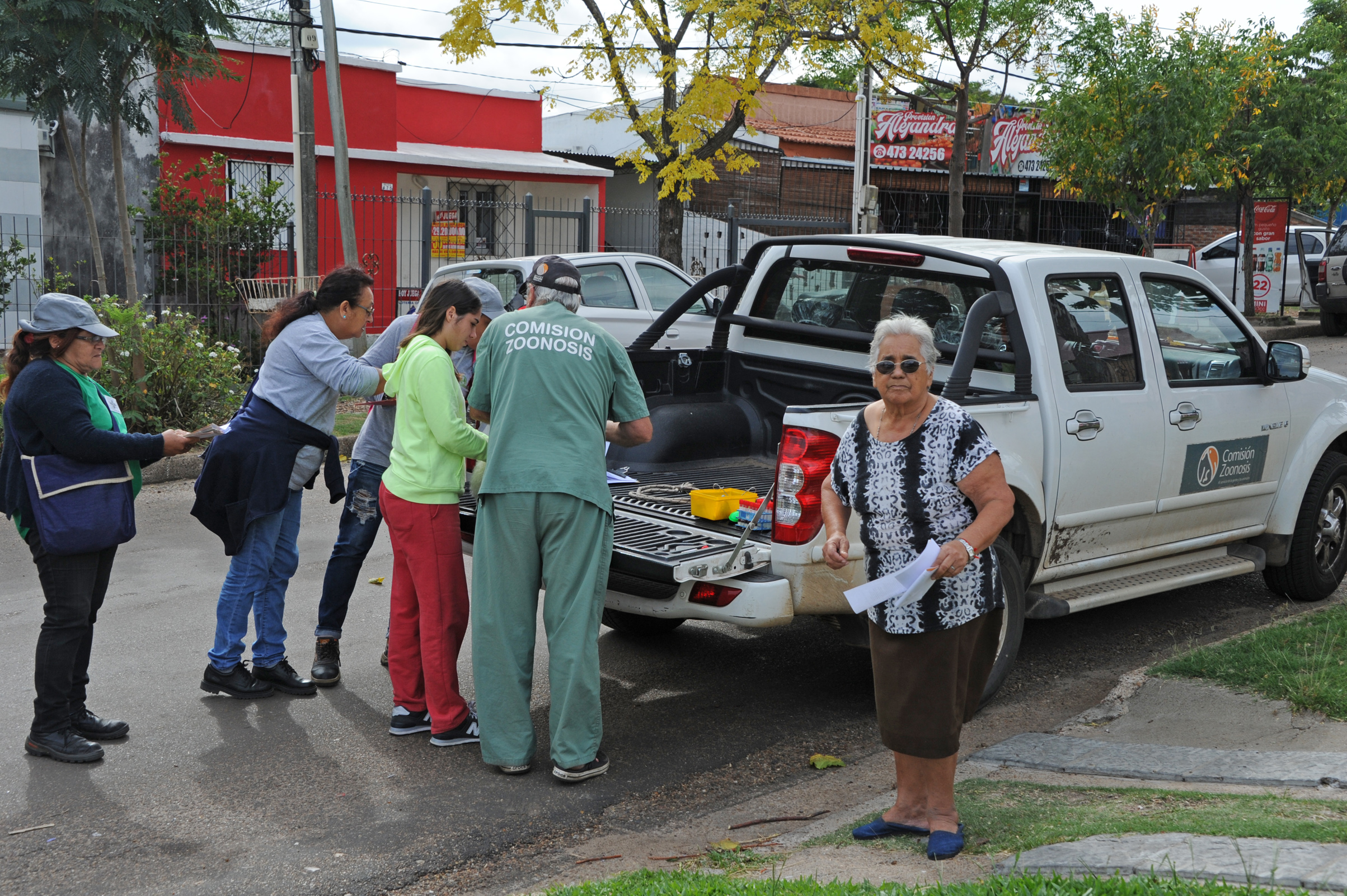 Equipo del Ministerio de Salud Pública y de la Comisión de Zoonosis recorrió varias manzanas del barrio Cerro en la ciudad de Salto