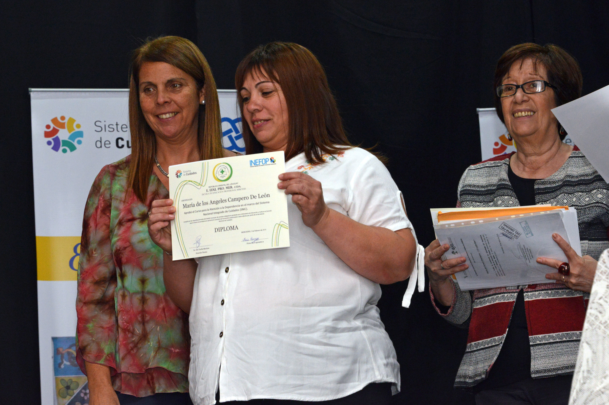 Ceremonia de entrega certificados de asistente personal en Mercedes