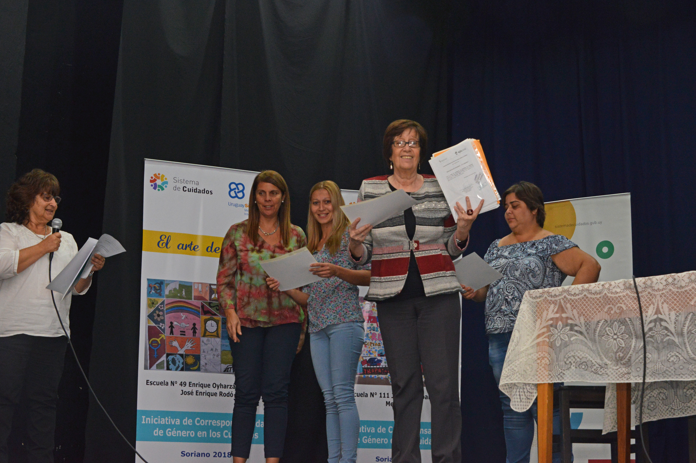 Ceremonia de entrega certificados de asistente personal en Mercedes