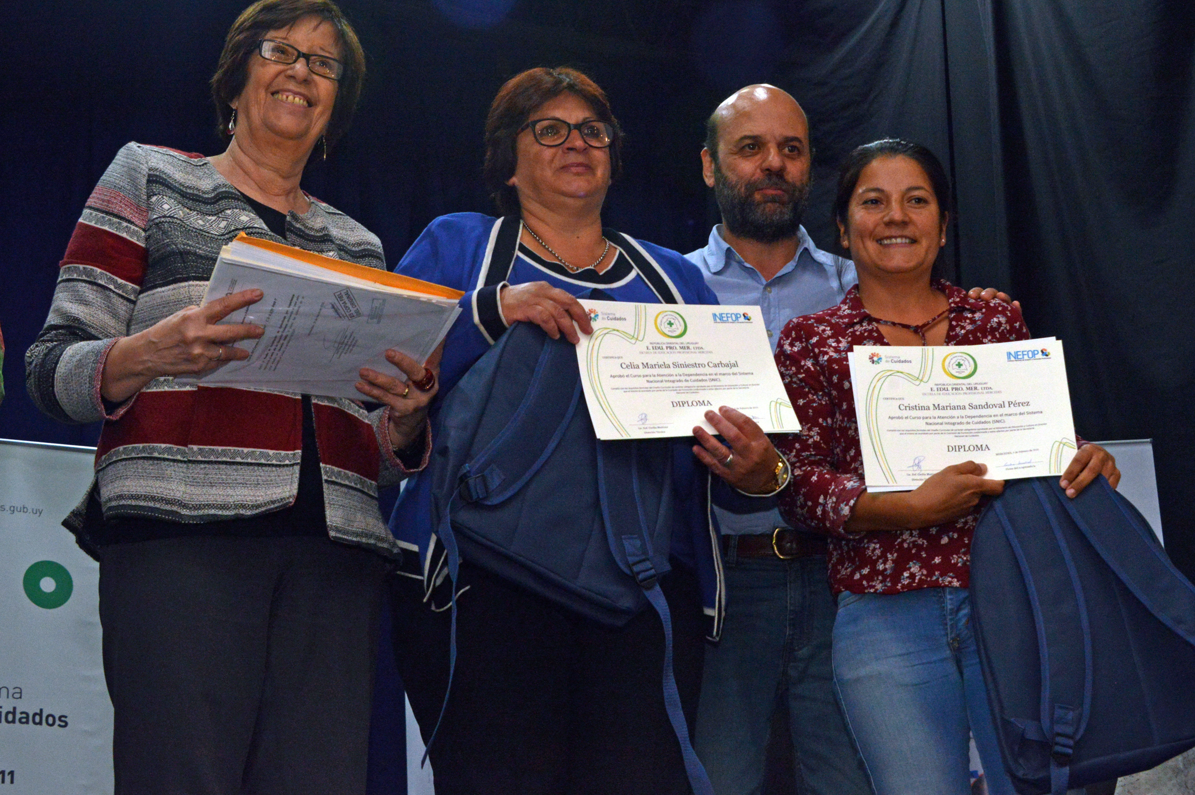 Ceremonia de entrega certificados de asistente personal en Mercedes