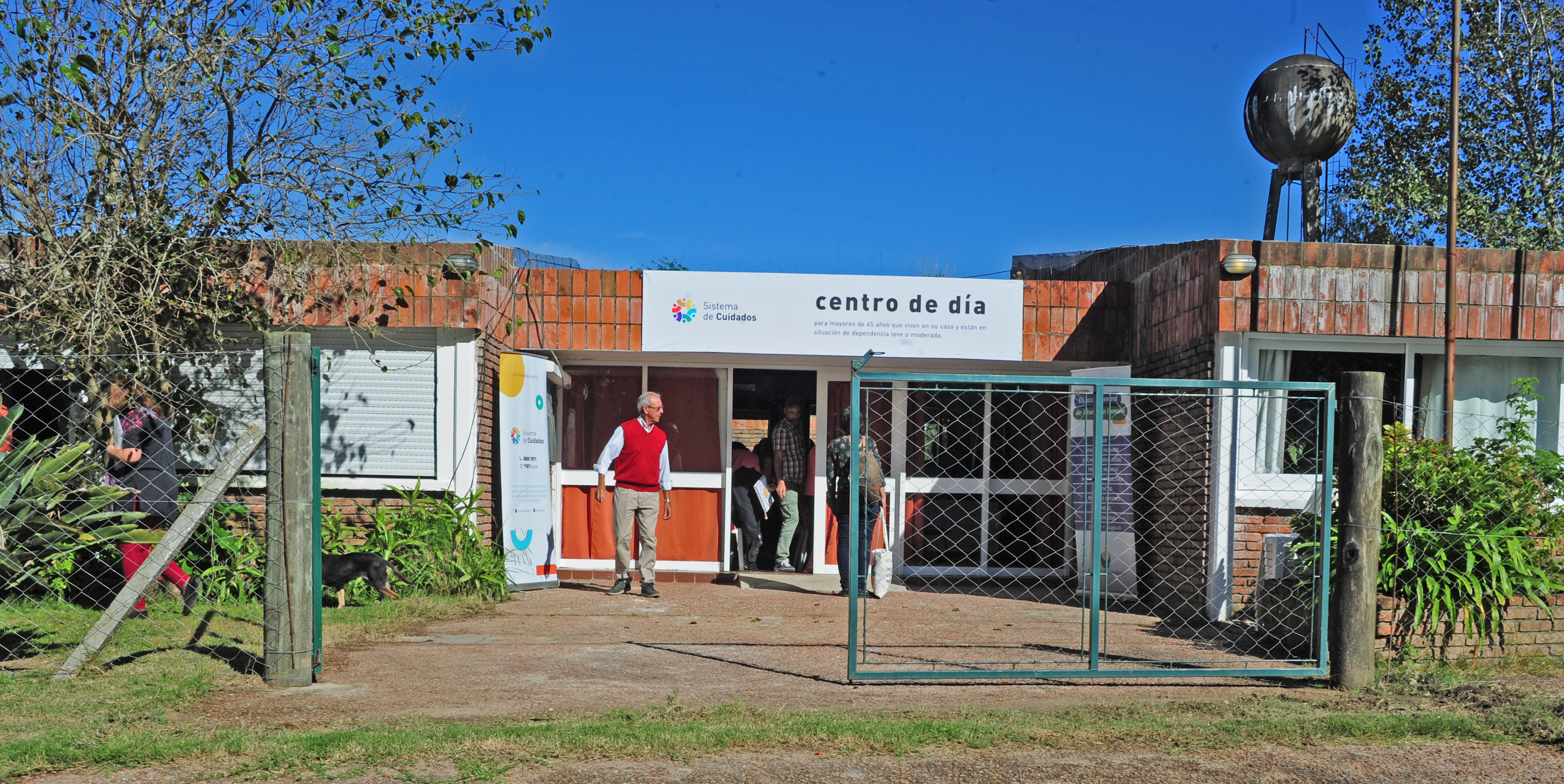 Inauguración de un centro de día con capacidad para 40 personas, en el parque Artigas de Pando, Canelones