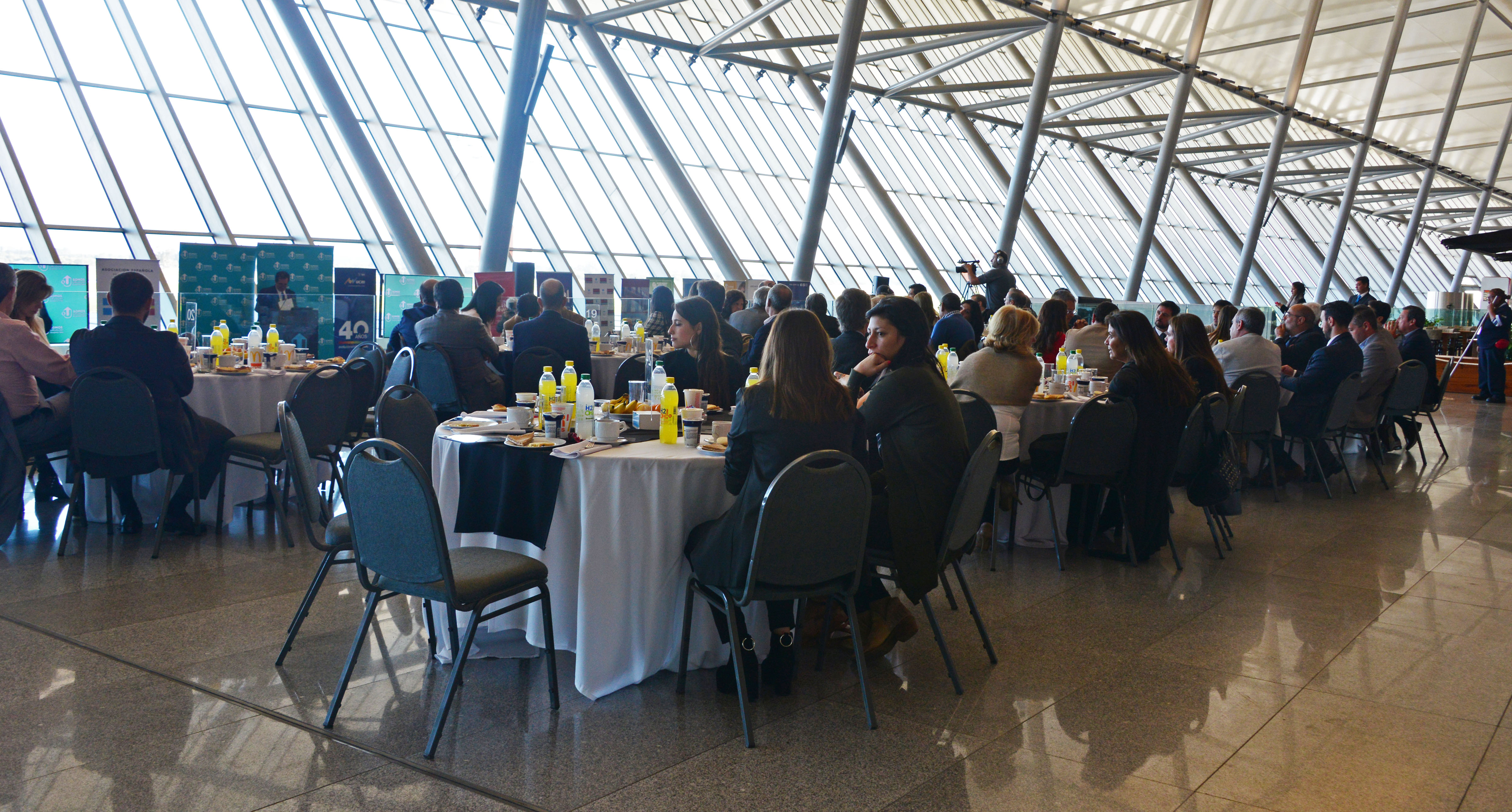 Ciclo de desayunos empresariales organizado por la publicación “Somos Uruguay”