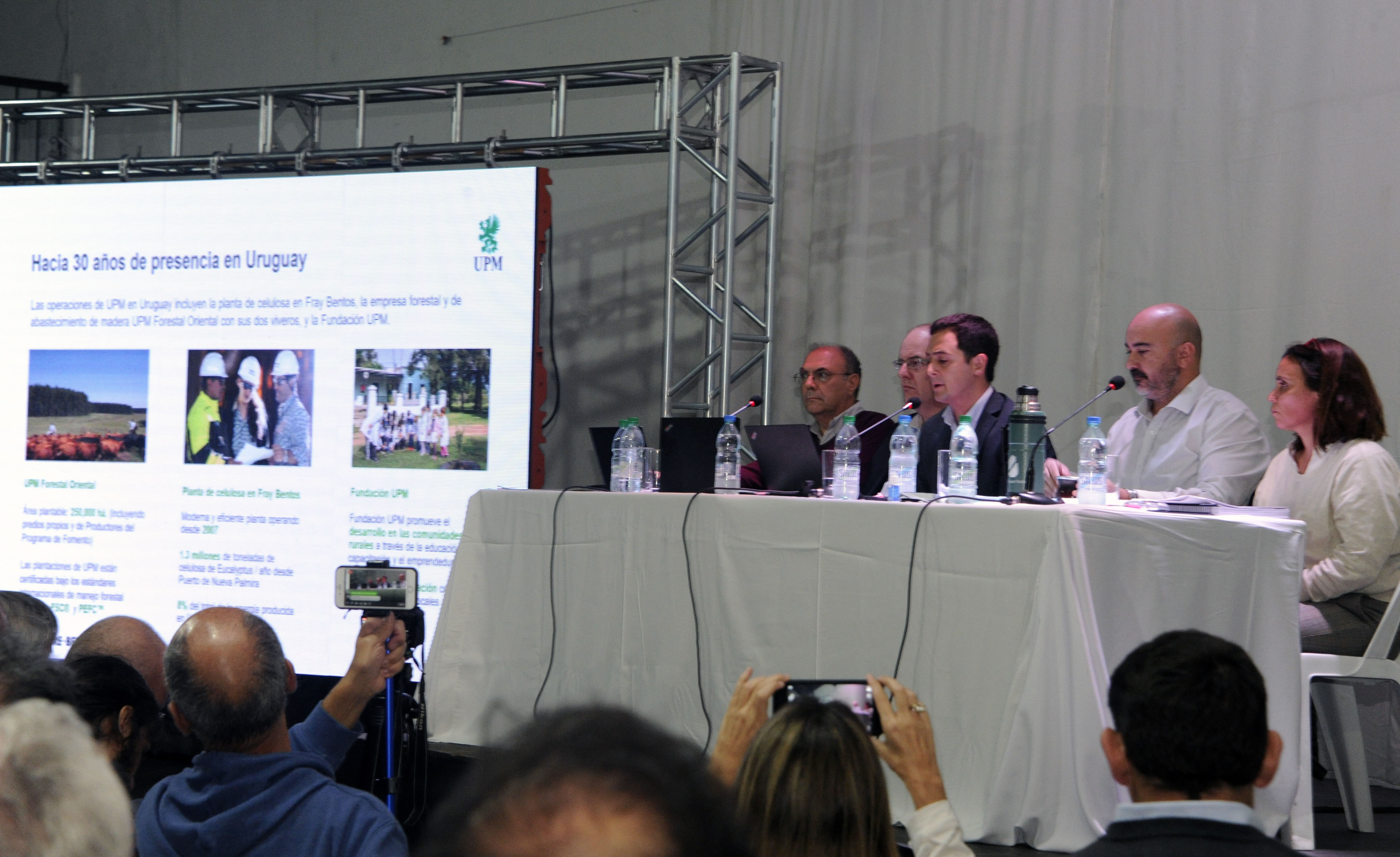Gobierno difunde en audiencia pública estudio de impacto ambiental del proyecto de planta de celulosa UPM 2