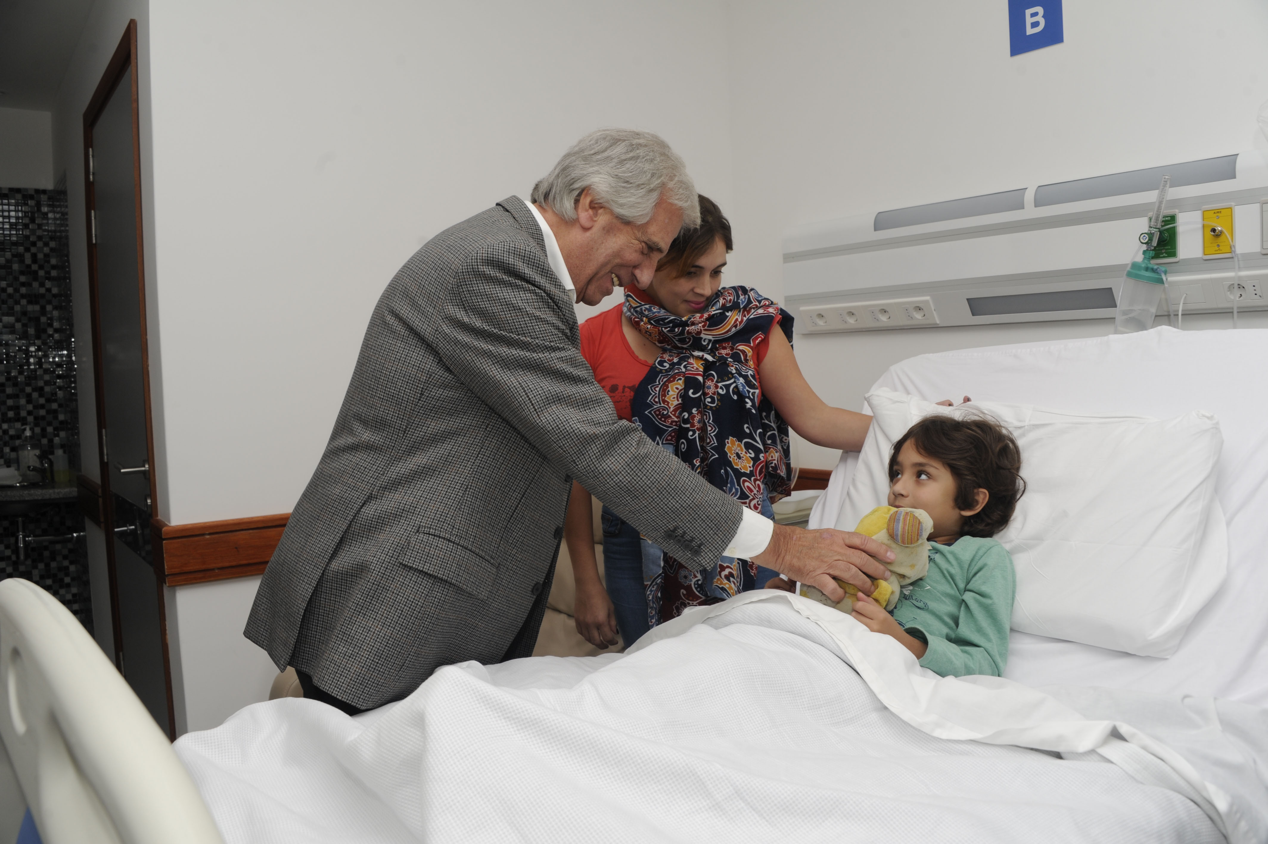 Tabaré Vázquez encabezó inauguración del hospital de Colonia
