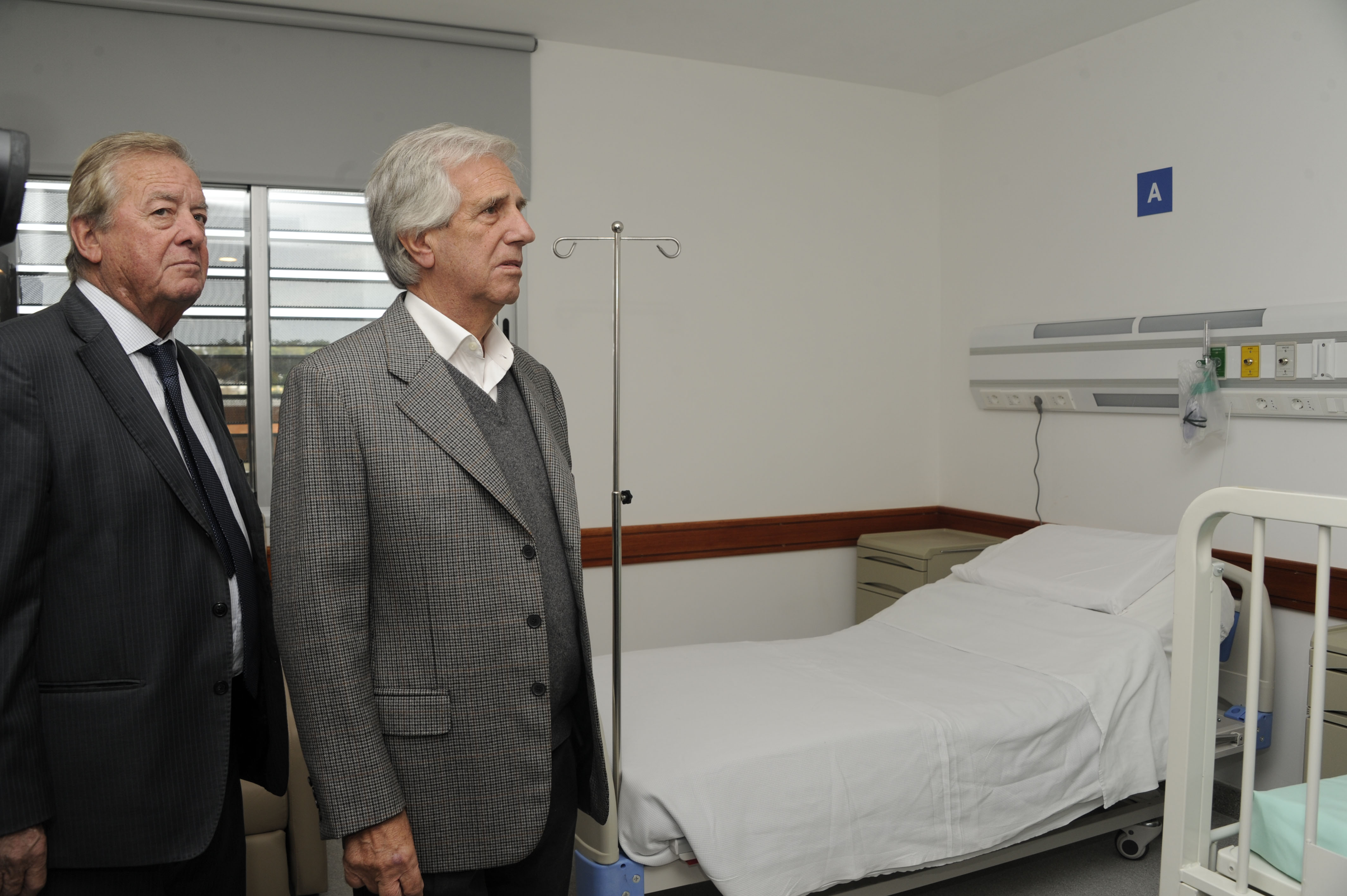 Tabaré Vázquez encabezó inauguración del hospital de Colonia