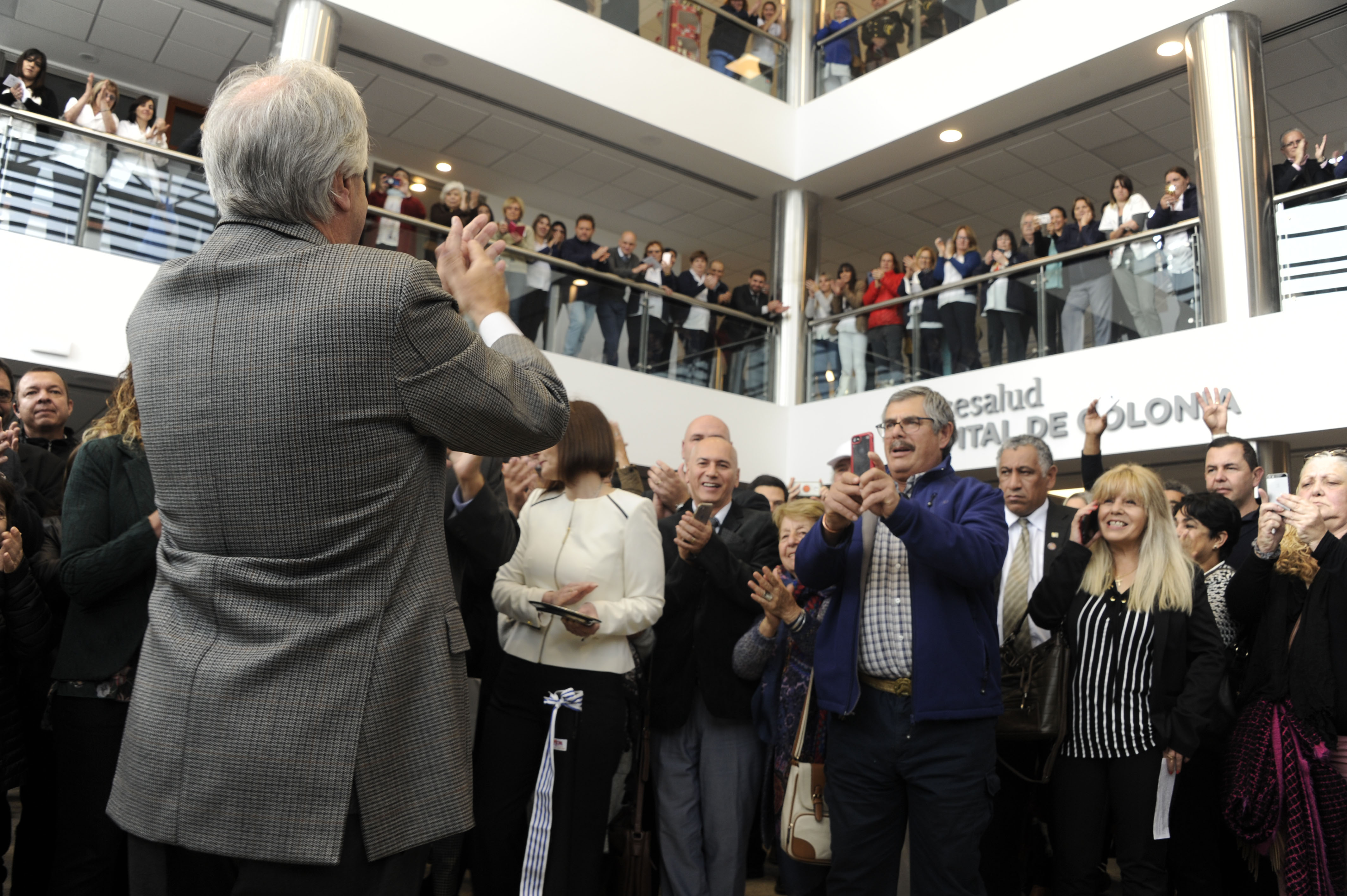 Tabaré Vázquez encabezó inauguración del hospital de Colonia