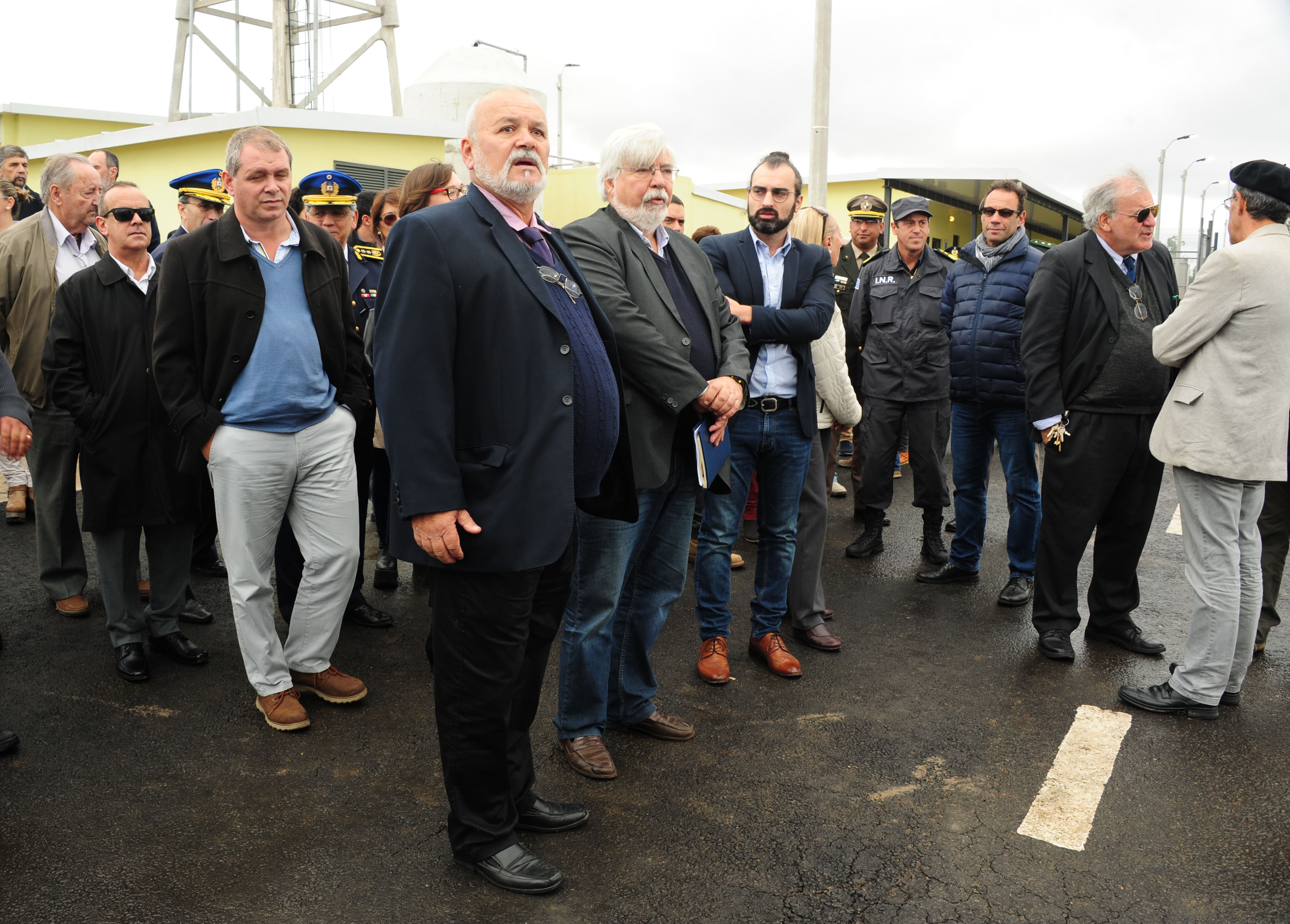 Autoridades en la inauguración de la cárcel de Florida