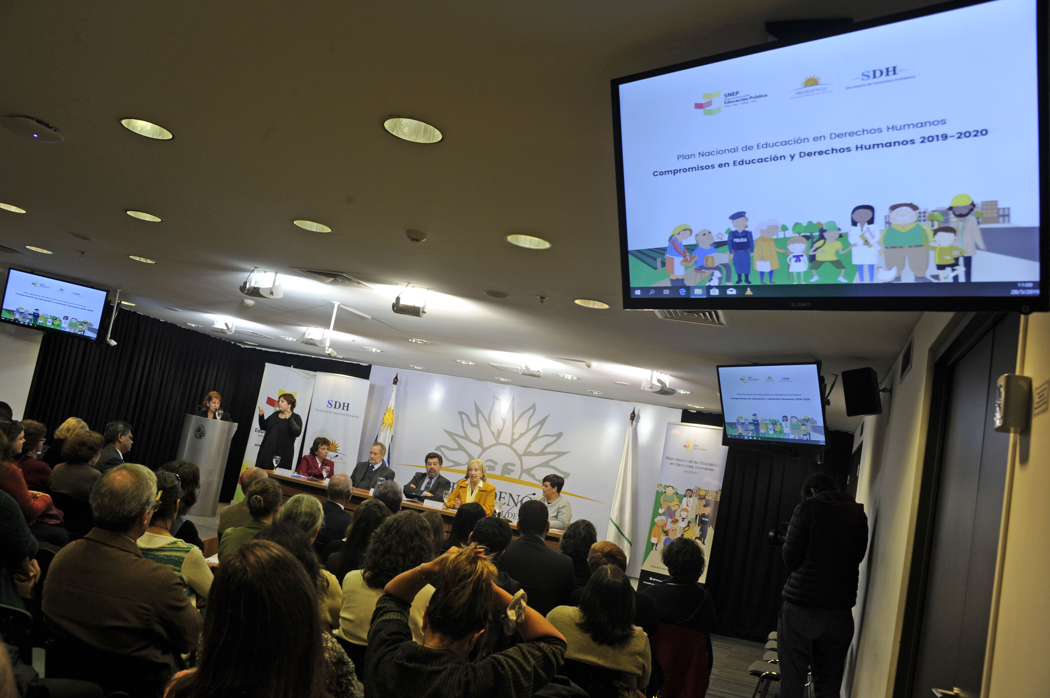 Presentación de compromisos en educación y derechos humanos 2019 - 2020