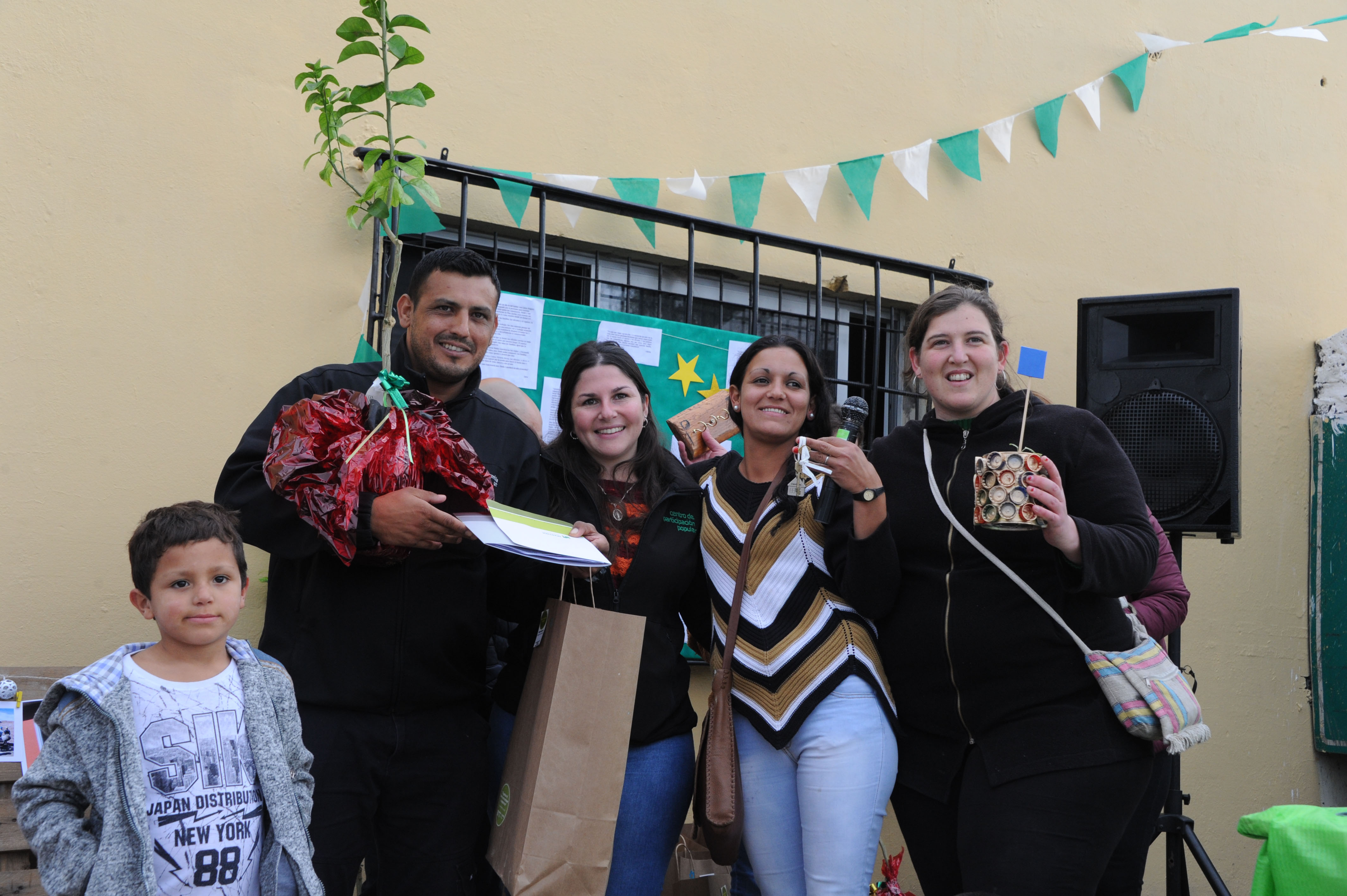 Entrega de casas de participantes del Plan Juntos