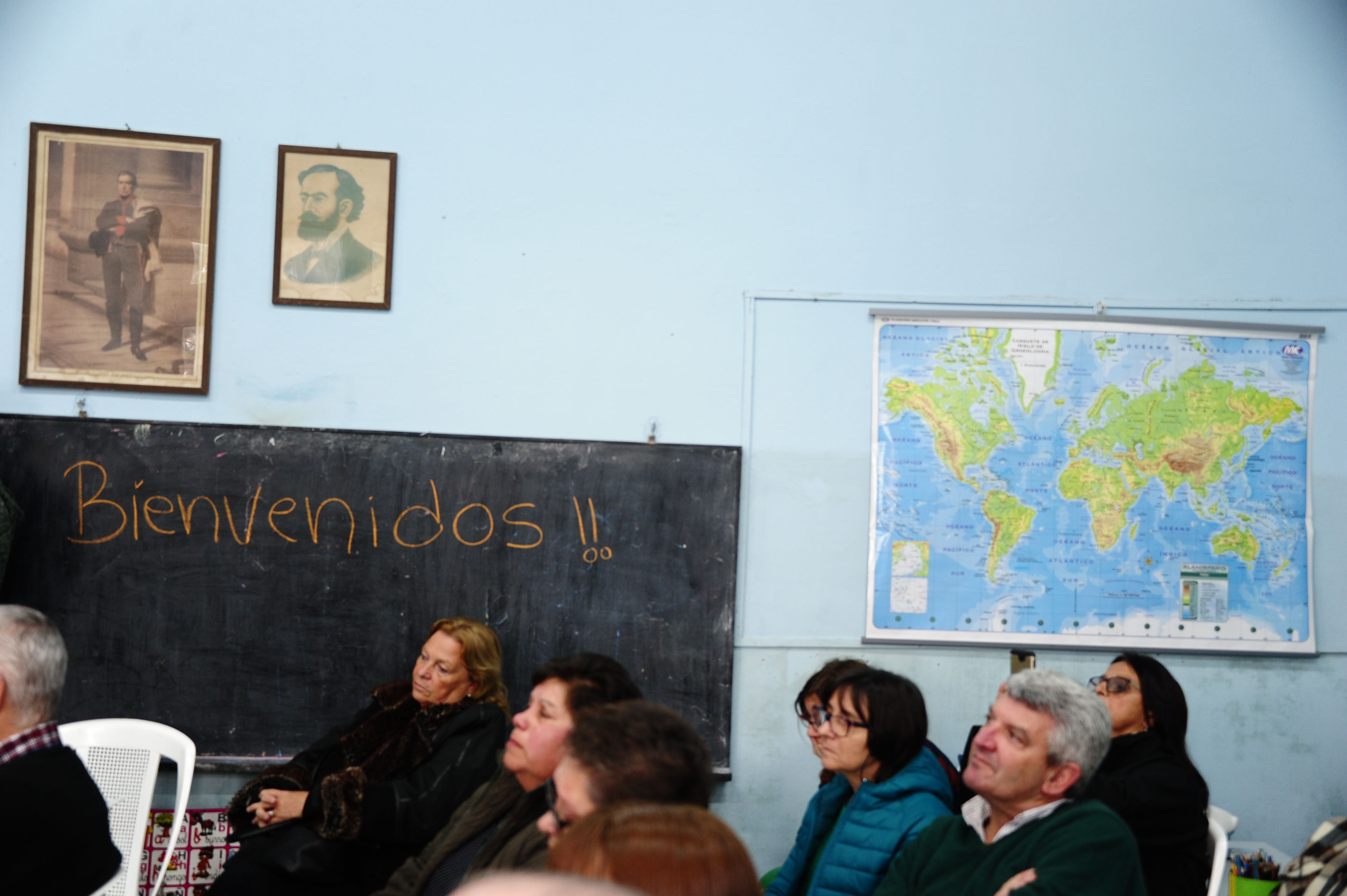 Visita a las escuelas n.º 26 y n.º 105 de Cerro Largo por parte de autoridades de UTE
