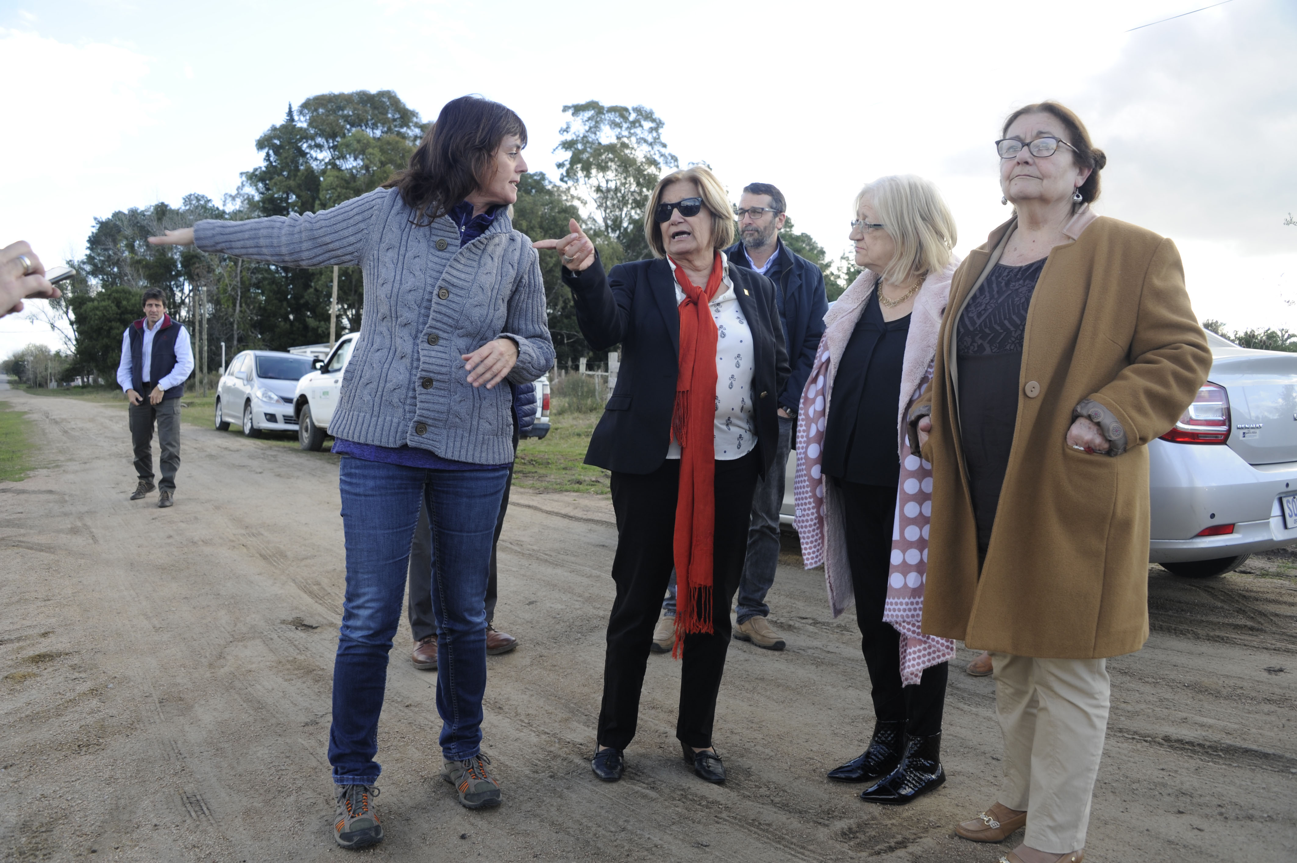 Autoridades de Gobierno visitaron viviendas de Mevir, cooperativas y obras de saneamiento en Mariscala