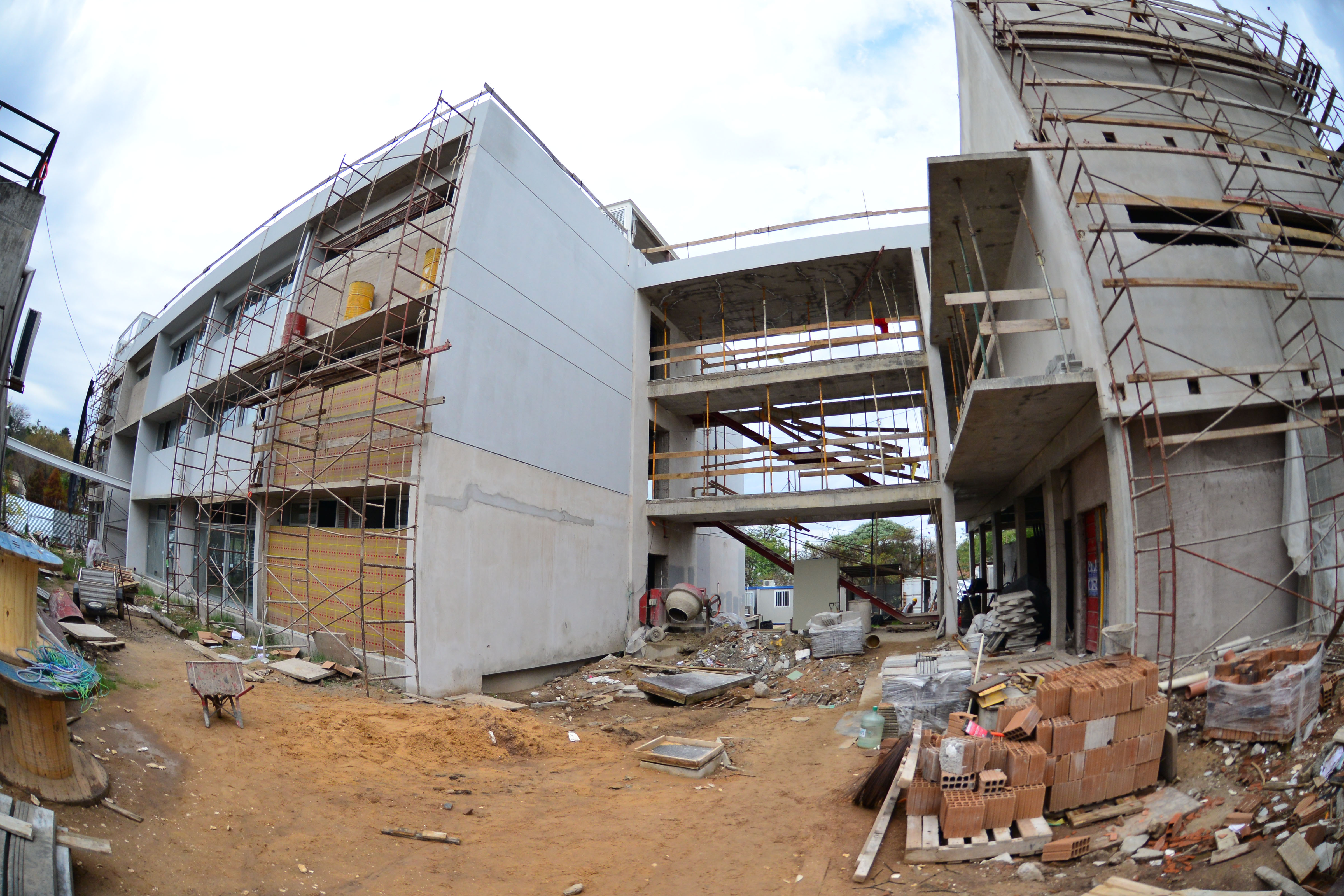 Obras de nueva infraestructura educativa en Centro Universitario Regional (Cenur) del Litoral Norte