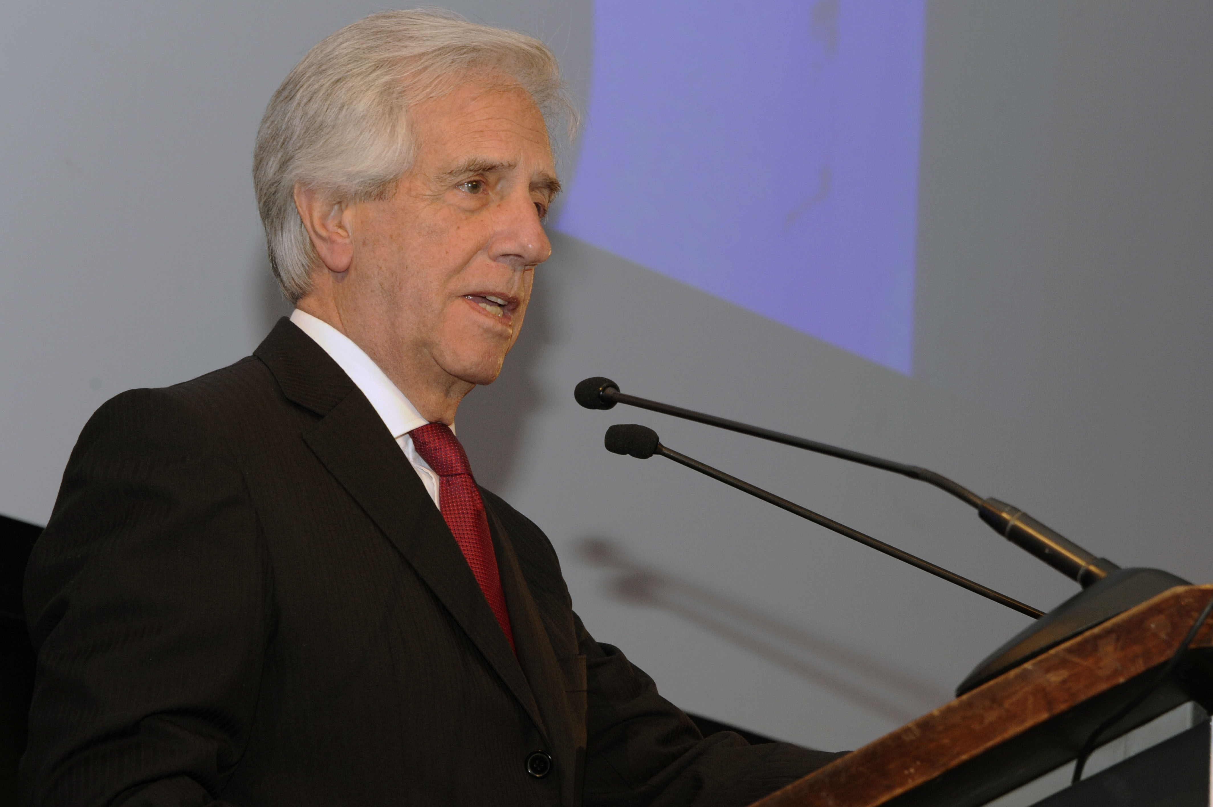 Tabaré Vázquez en foro iberoamericano