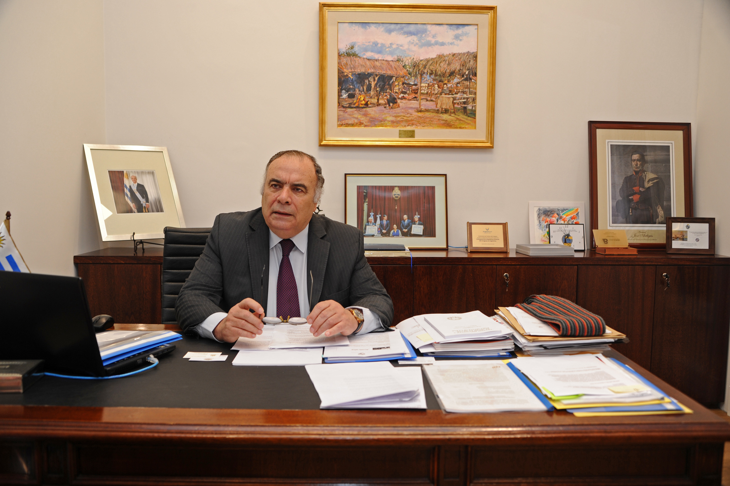 Embajador de Uruguay en Argentina, Héctor Lescano