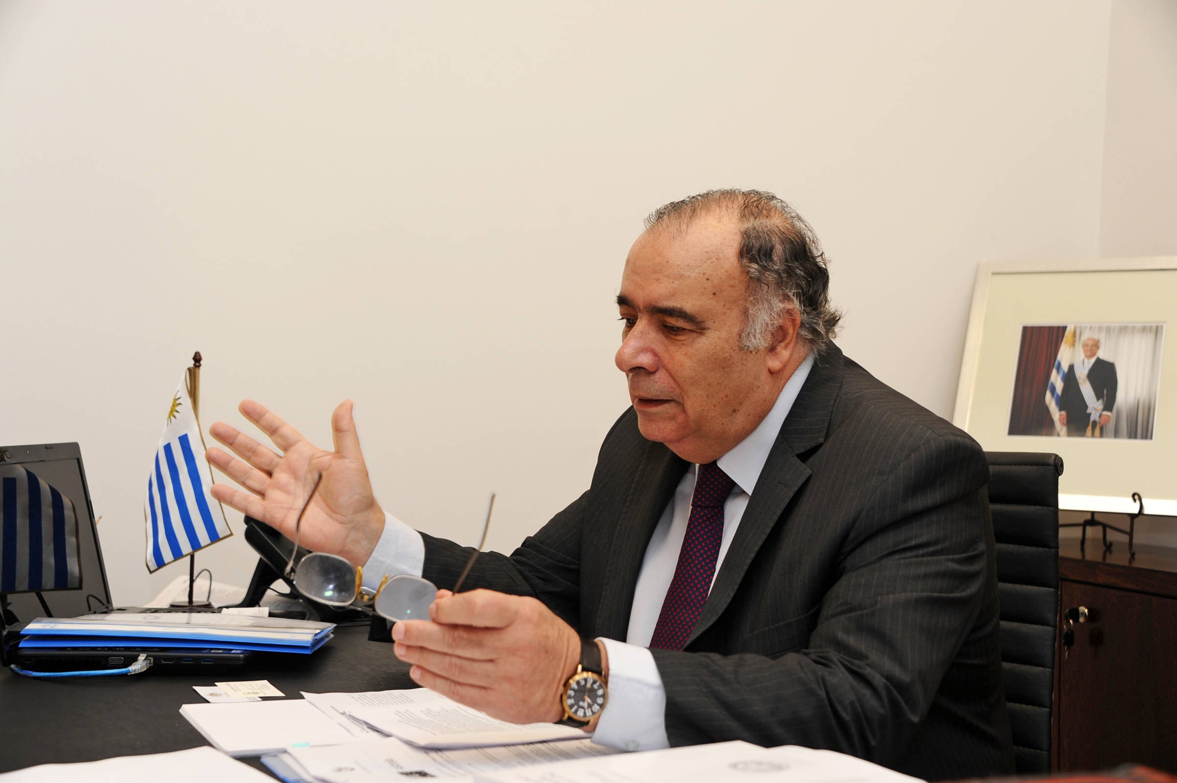 Embajador de Uruguay en Argentina, Héctor Lescano