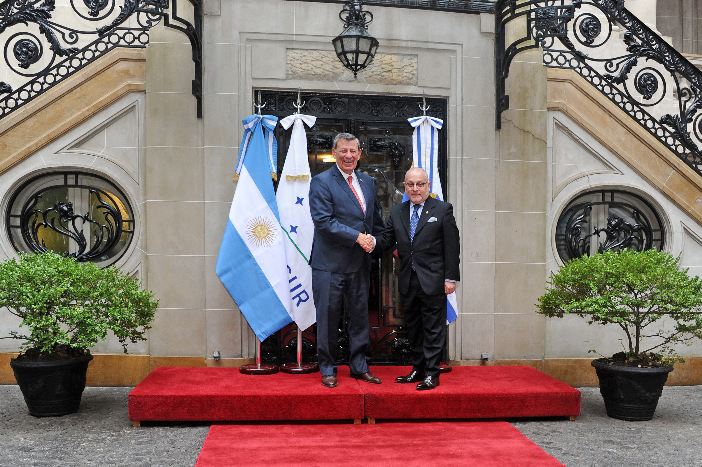 Cancilleres Rodolfo Nin Novoa y Jorge Faurie