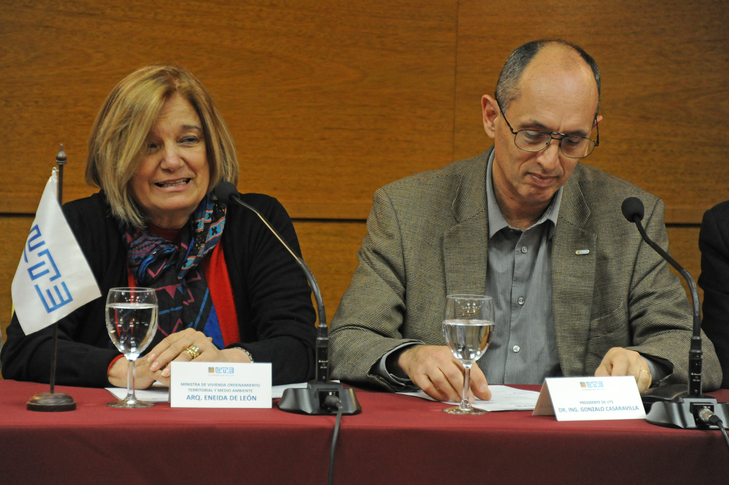 Suscripción de acuerdo entre UTE y Ministerio de Vivienda