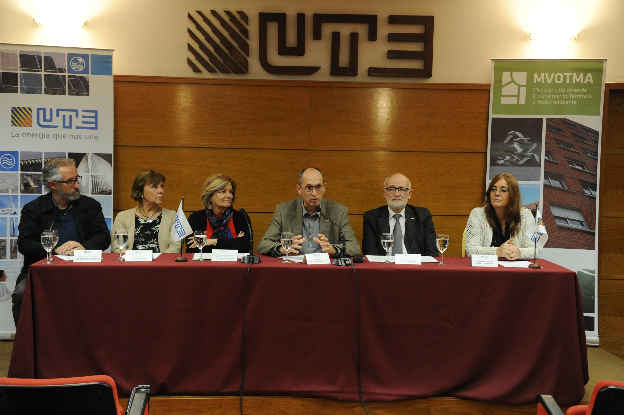 Suscripción de acuerdo entre UTE y Ministerio de Vivienda