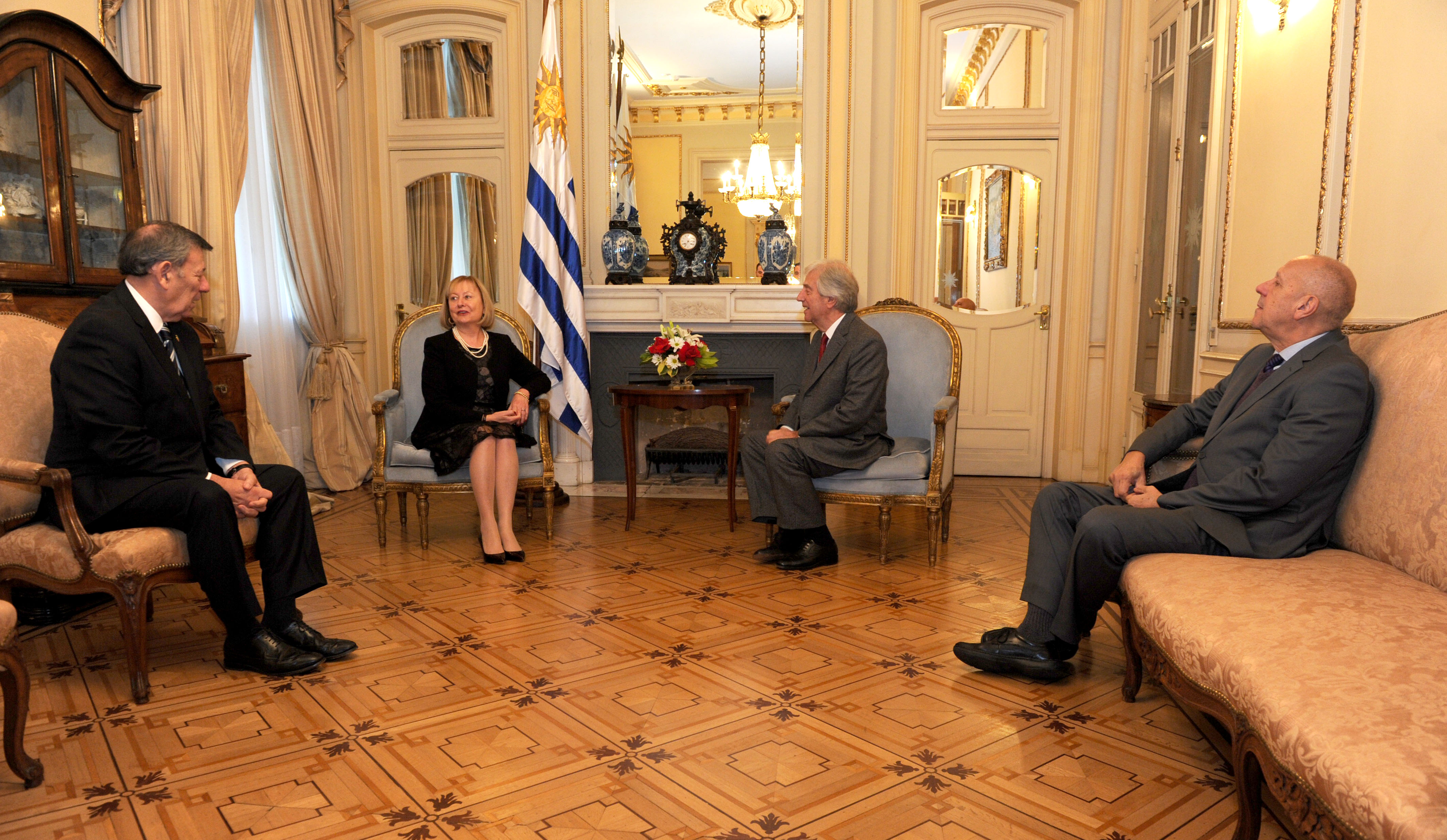 Tabaré Vázquez recibe carta credencial de la representante concurrente de Croacia, Duška Paravic