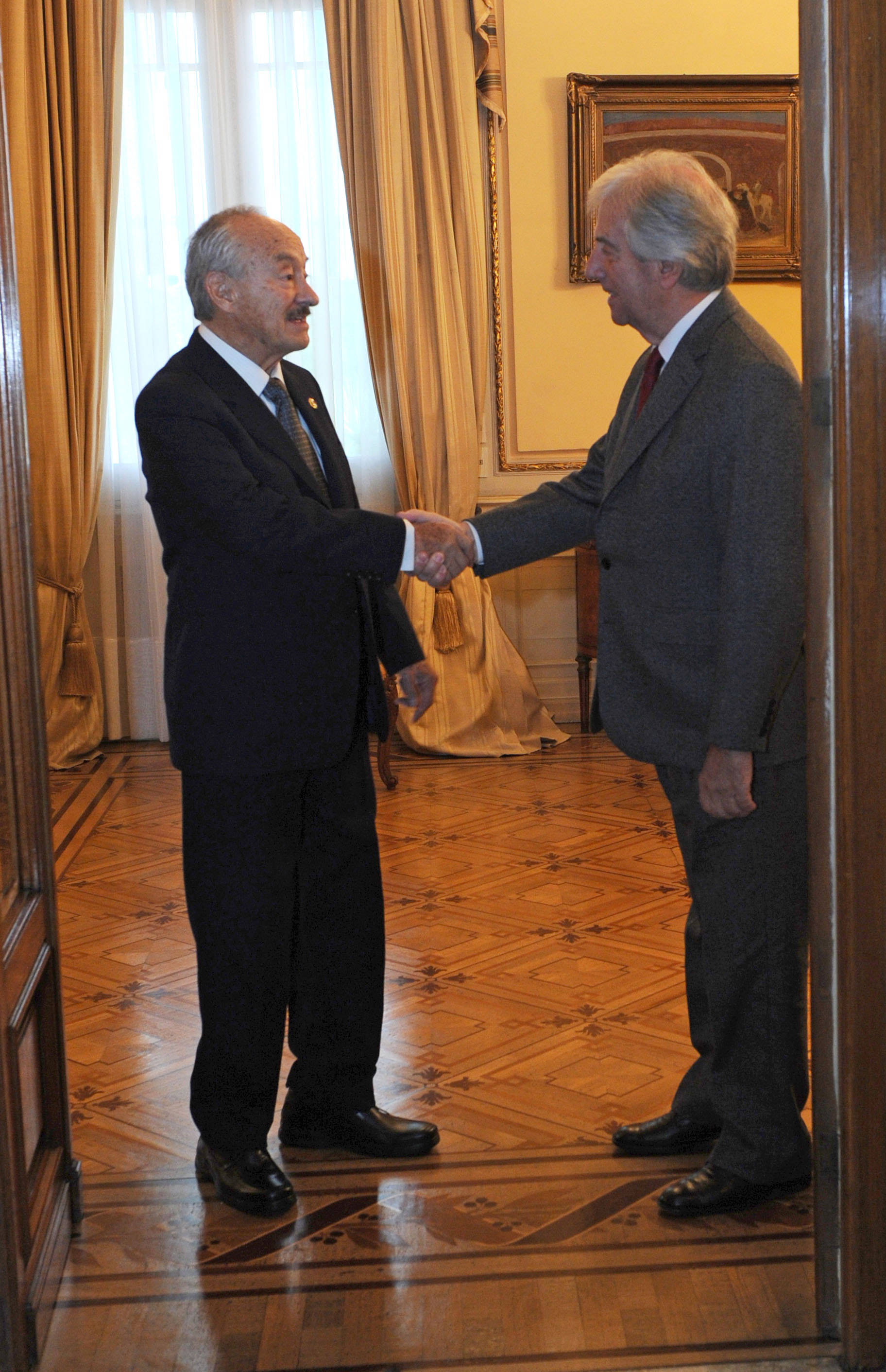 Tabaré Vázquez recibe carta credencial del embajador de México, Víctor Barceló Rodríguez