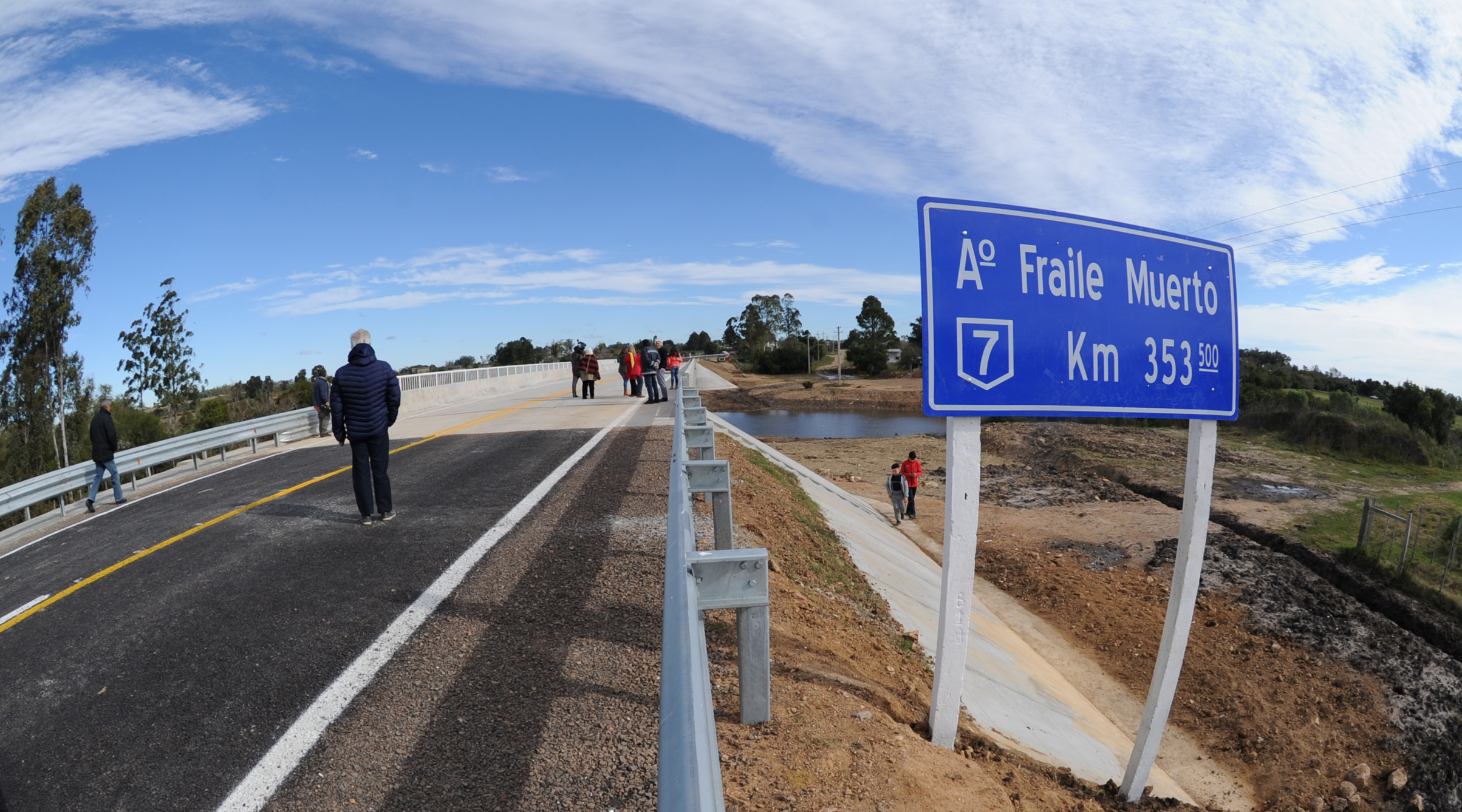 Nuevo puente sobre arroyo Fraile Muerto