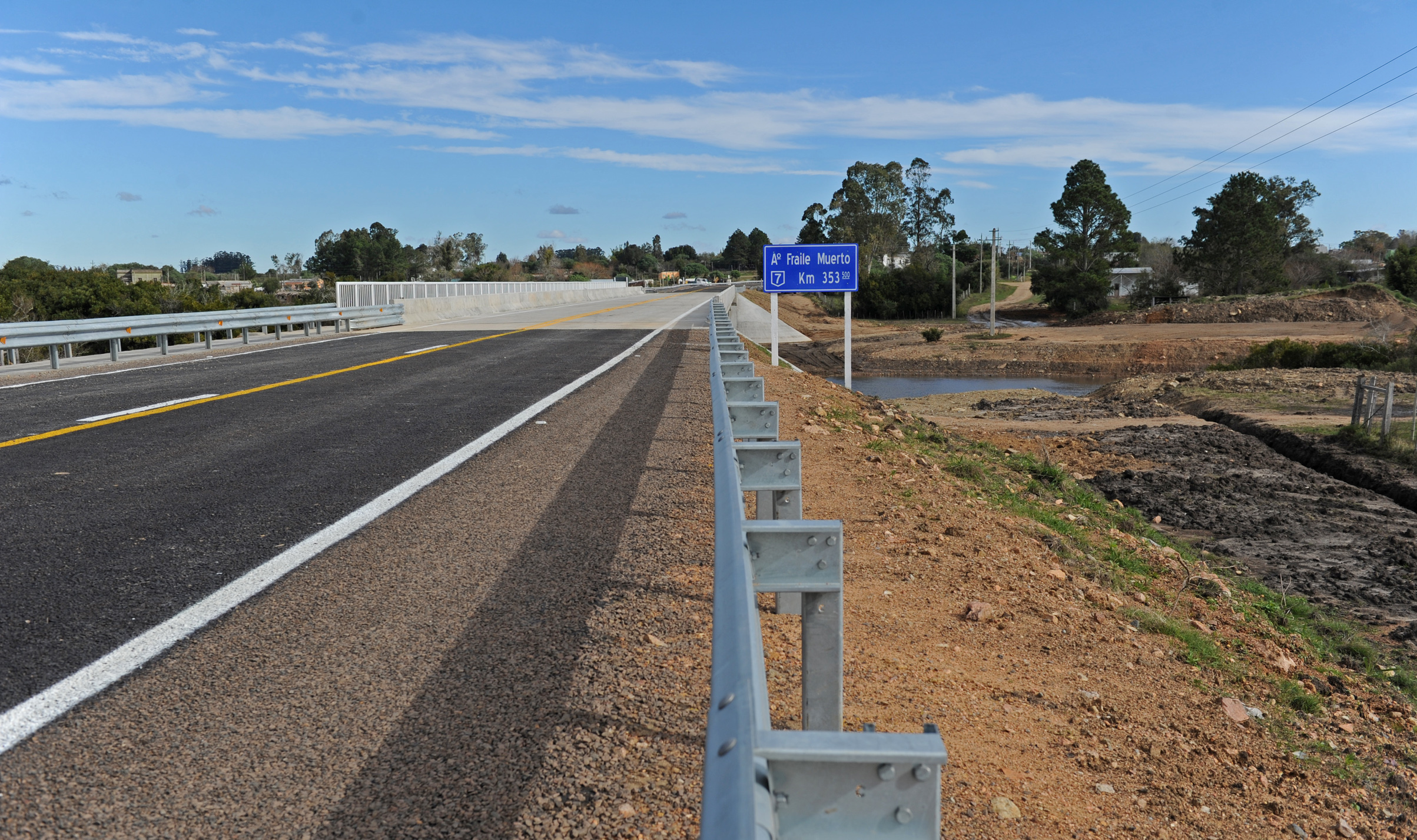 Nuevo puente sobre arroyo Fraile Muerto