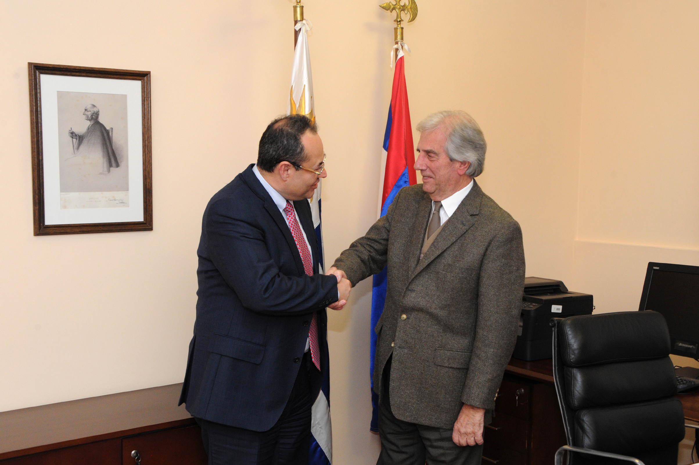 Presidente Tabaré Vázquez recibió al presidente del Banco de Desarrollo de América Latina-CAF, Luis Carranza Ugarte