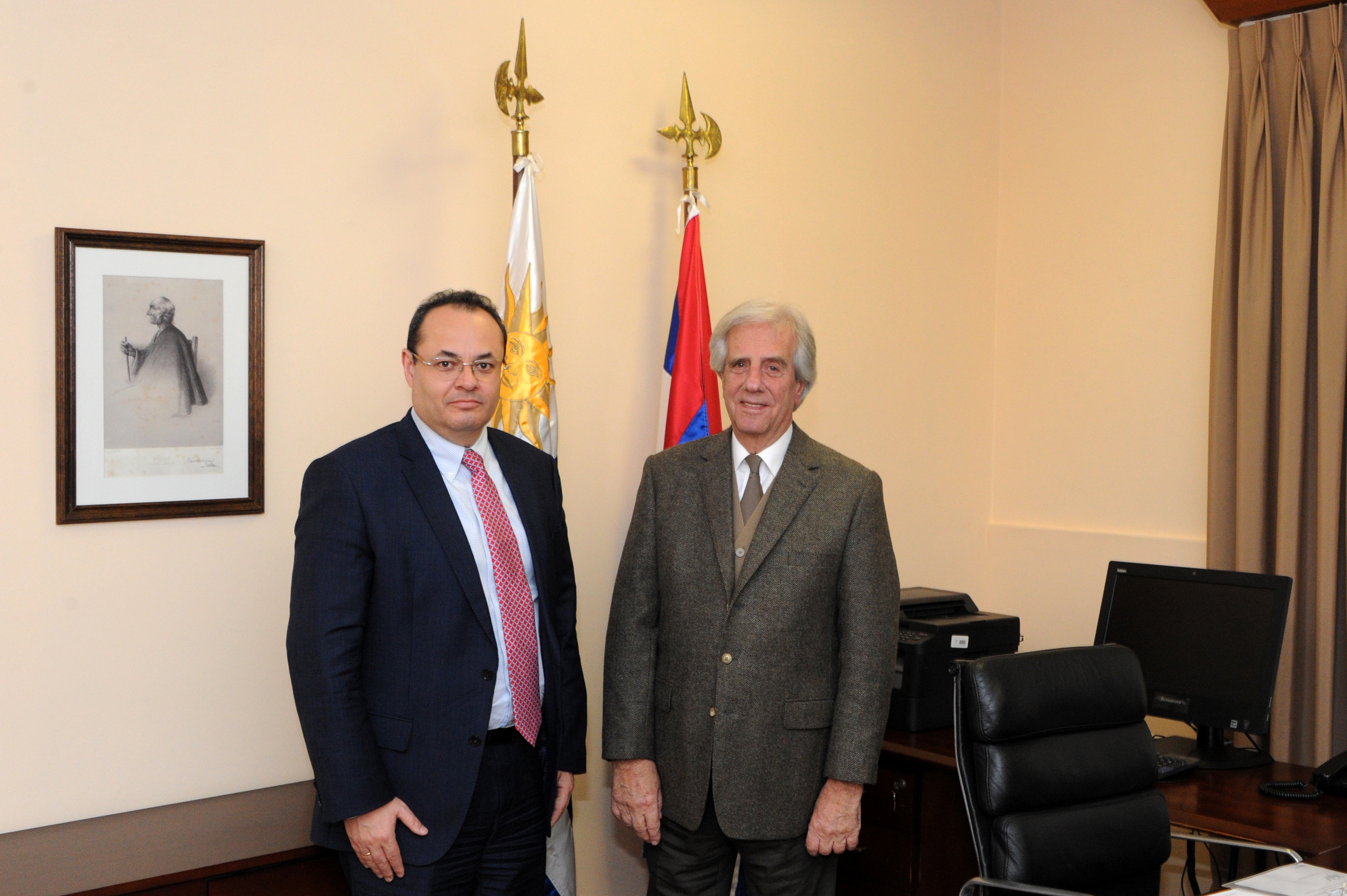 Presidente Tabaré Vázquez recibió al presidente del Banco de Desarrollo de América Latina-CAF, Luis Carranza Ugarte