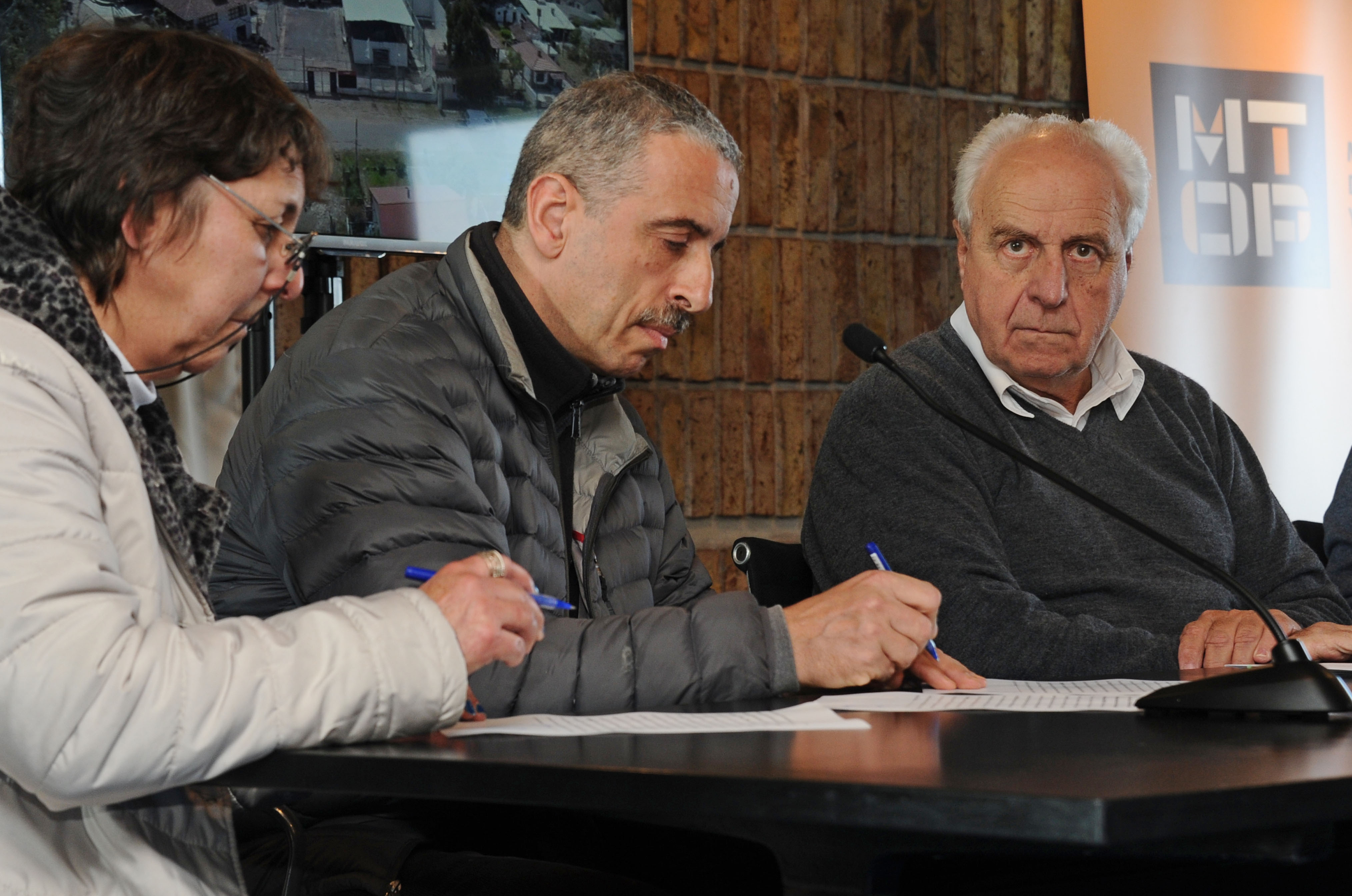 Firma de convenios