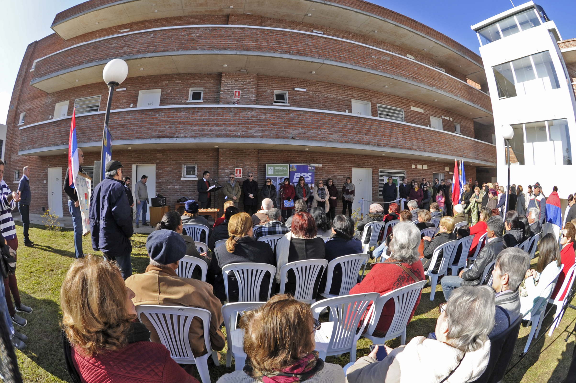 Ministerio de Vivienda y el Banco de Previsión Social inauguraron en la ciudad de Rivera, un complejo habitacional de 18 unidades habitacionales