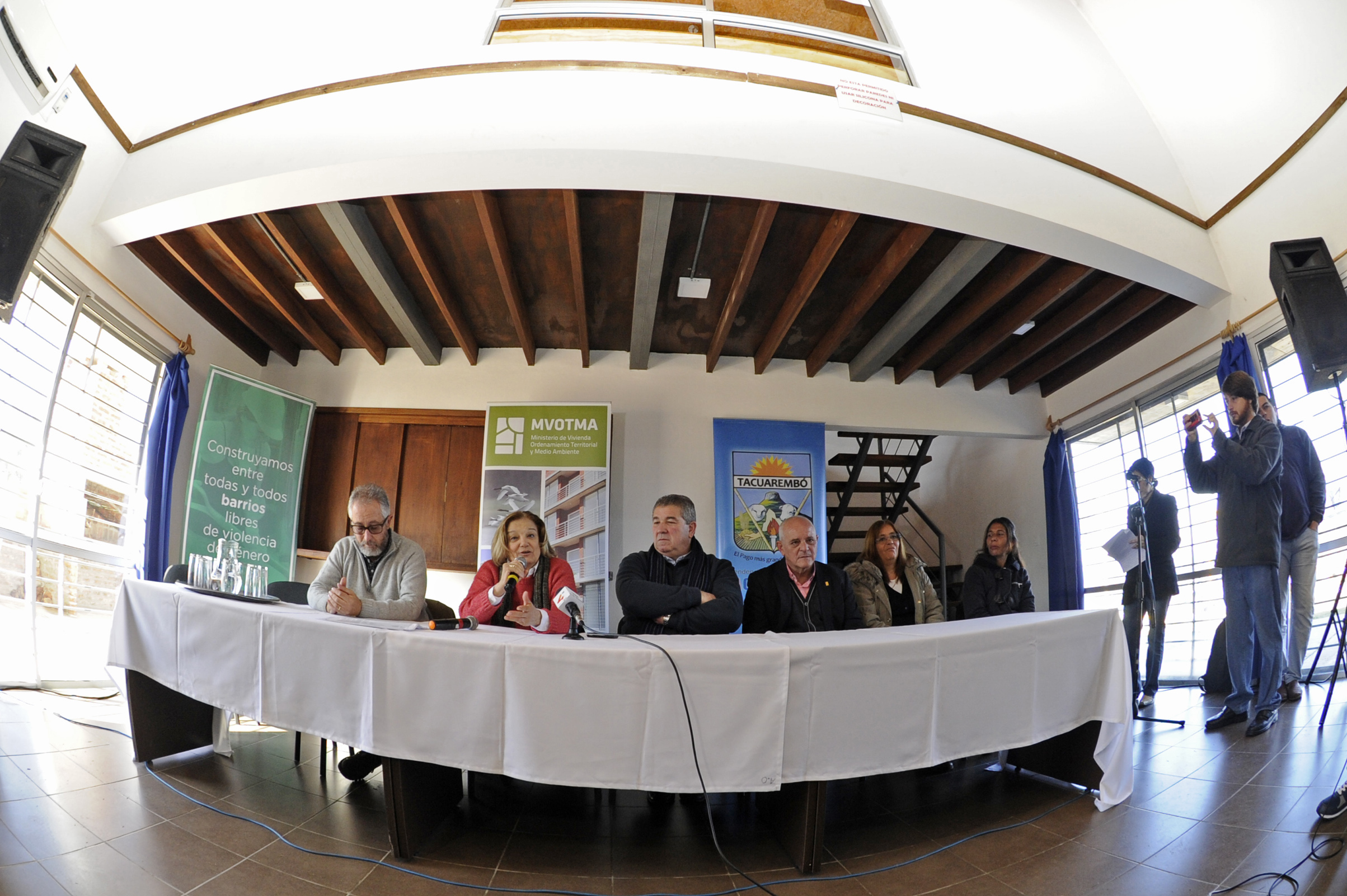 Firma de convenio entre MVOTMA e Intendencia de Tacuarembó