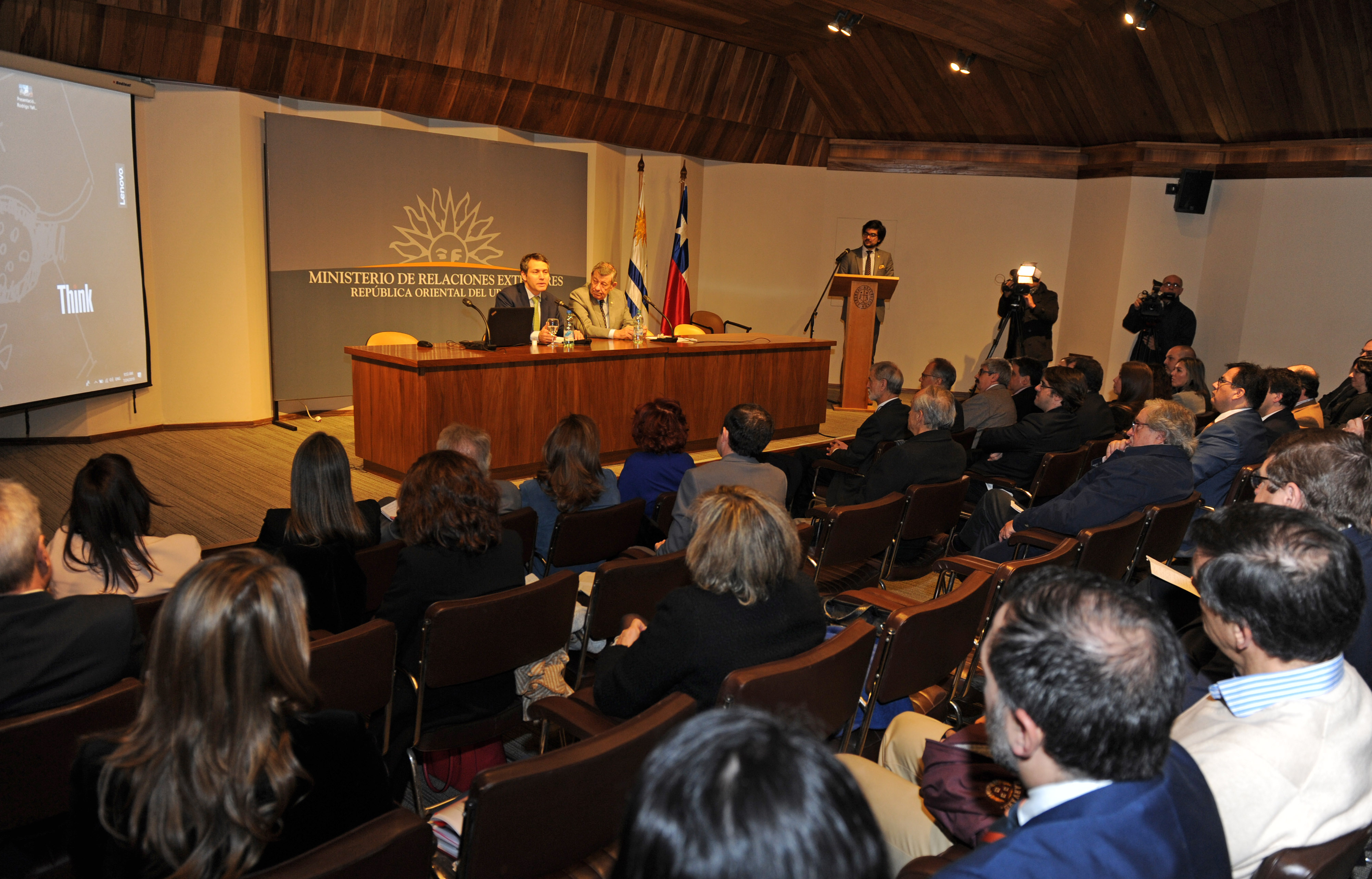 Rodolfo Nin Novoa, en actividad sobre relaciones comerciales entre Uruguay y Chile