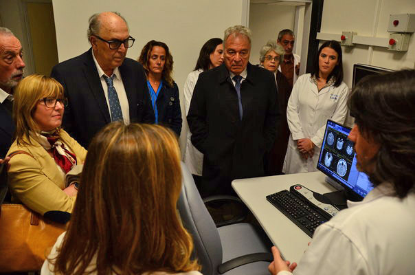 Autoridades de Salud Pública visitan el resonador magnético del Pereira Rossell