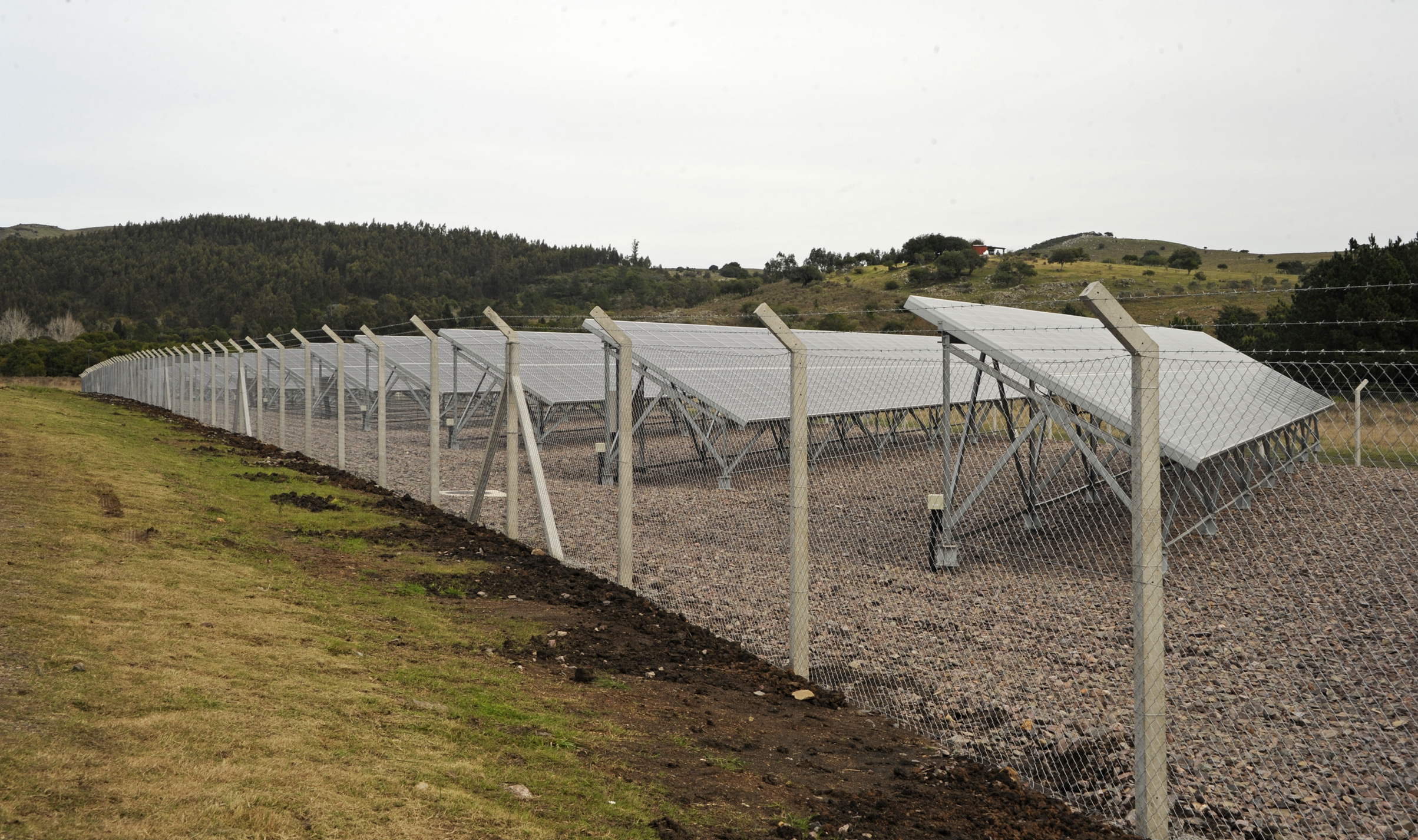 inauguración de la planta fotovoltaica Hikari, la segunda donada por Japón a Uruguay, ubicada en el Parque de Vacaciones UTE-Antel