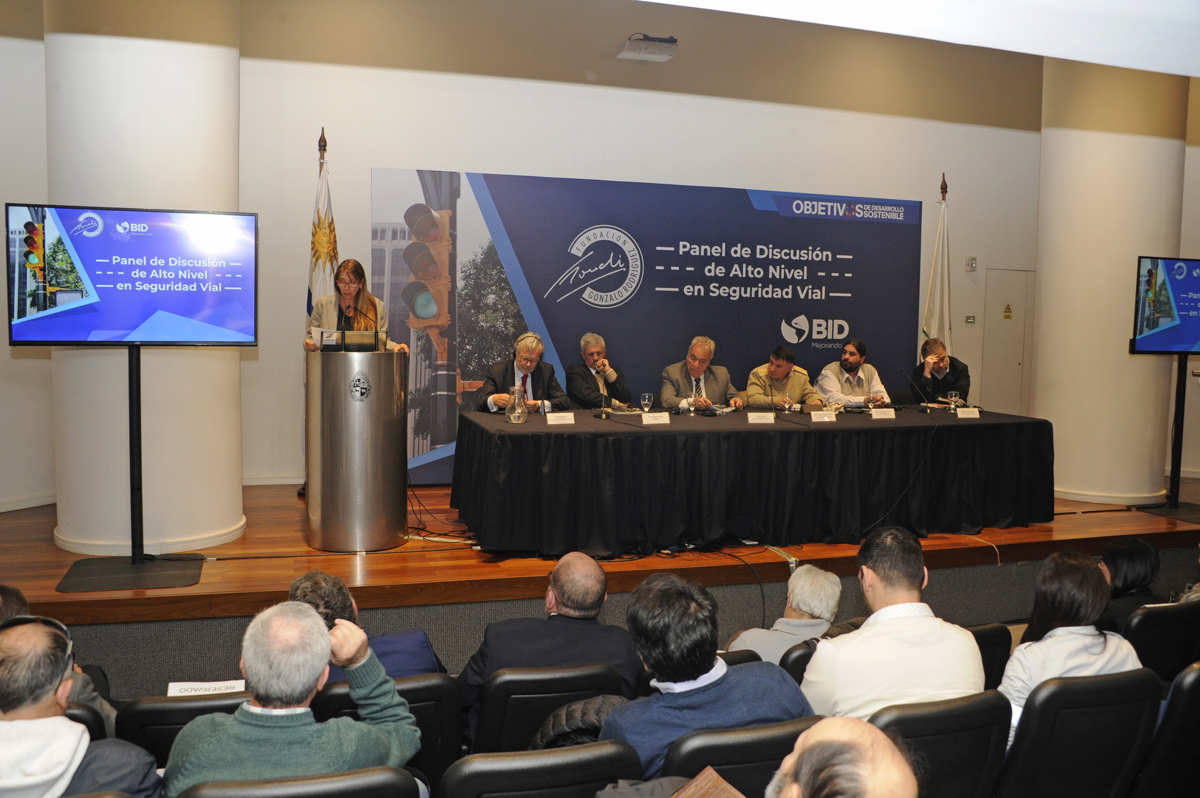 Panel de discusión de alto nivel en seguridad vial organizado por la Fundación Gonzalo Rodríguez y el Banco Interamericano de Desarrollo (BID)