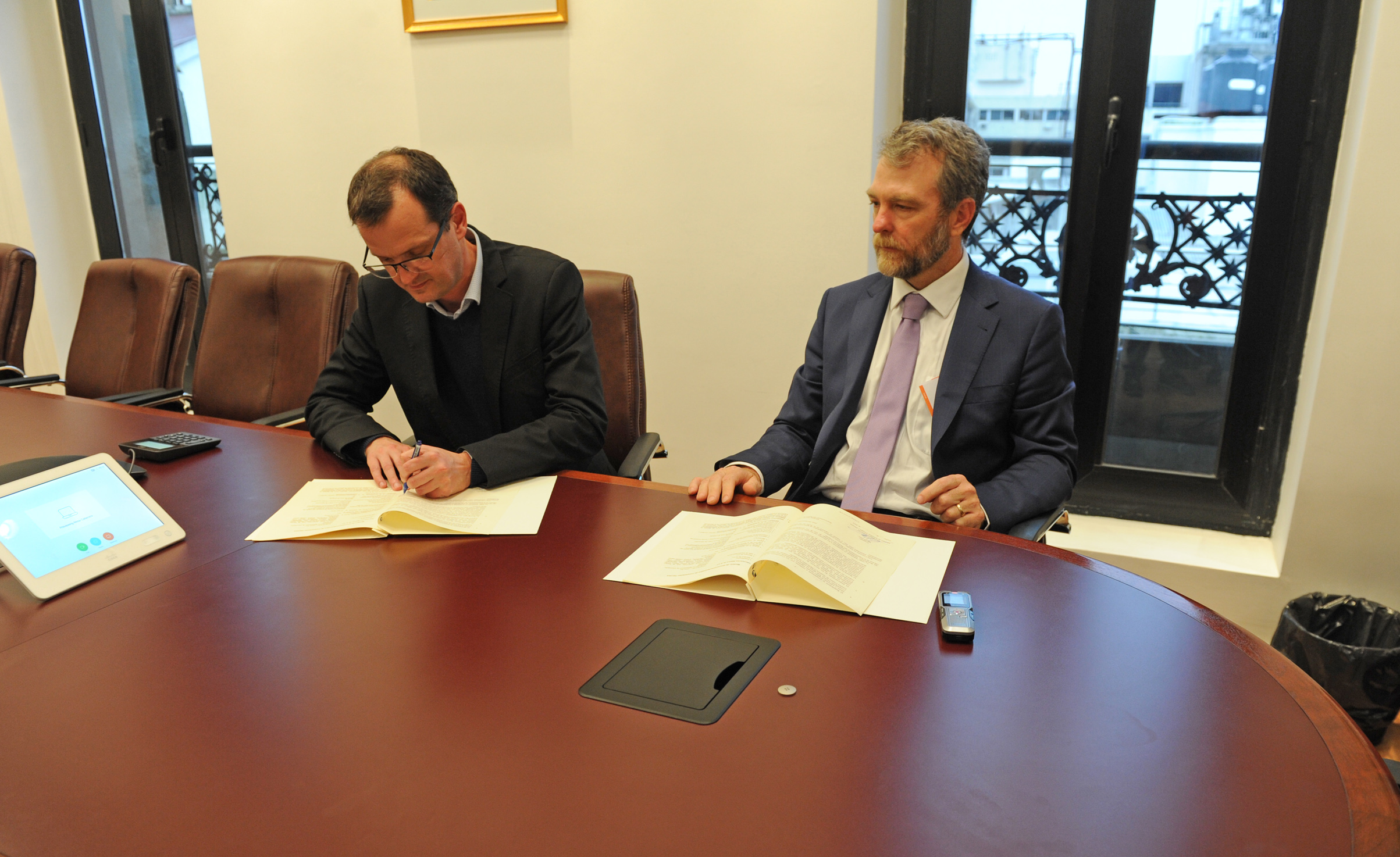 Firma de convenio entre Ministerio de Industria y el Banco Interamericano de Desarrollo (BID)