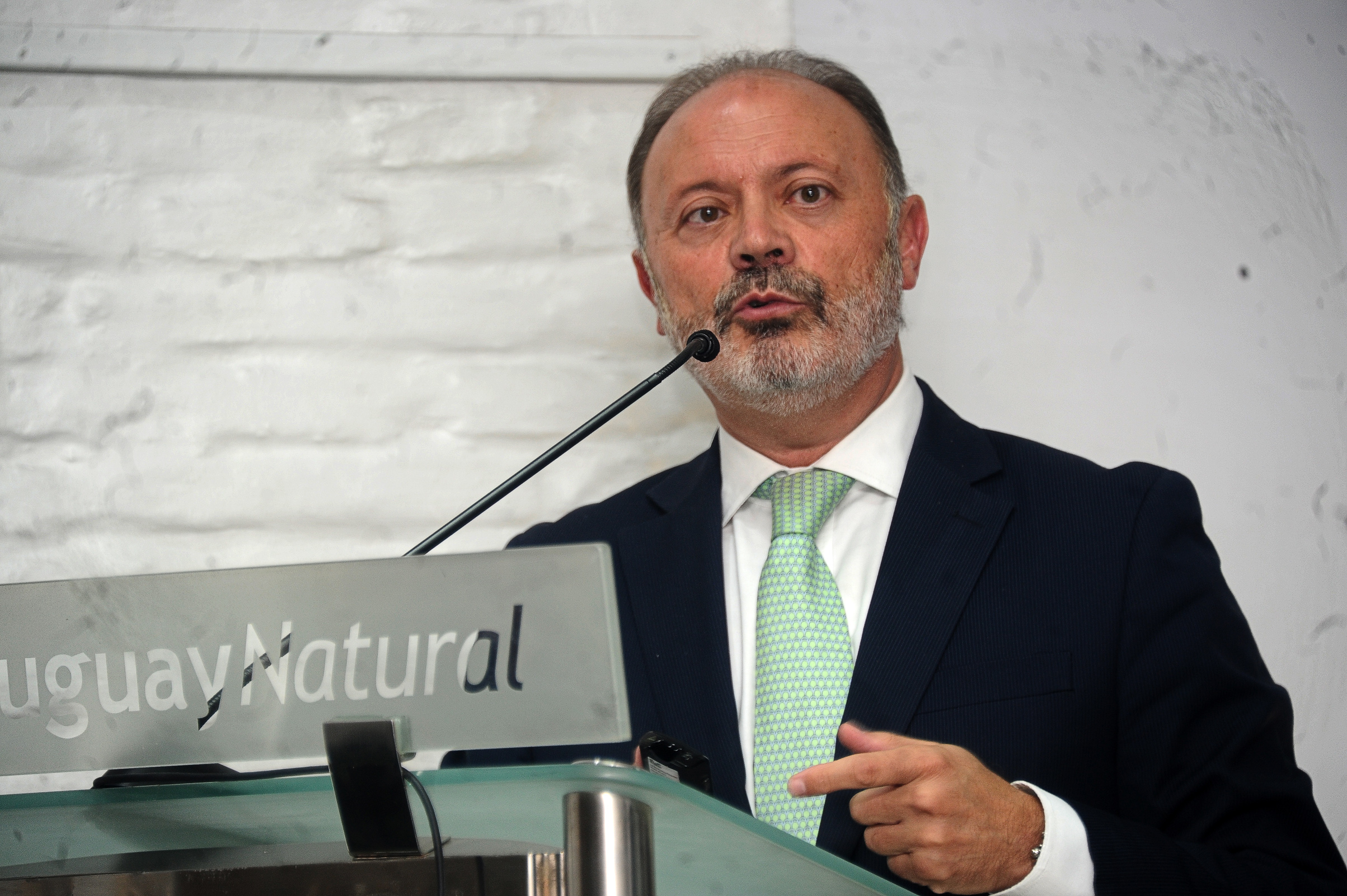Conferencia de lanzamiento de conexión aérea diaria Madrid-Montevideo