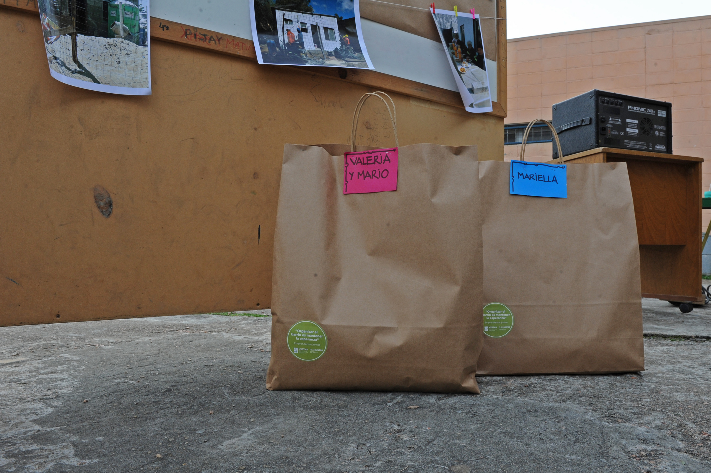 Entrega de viviendas del Plan Juntos en barrio montevideano Marconi