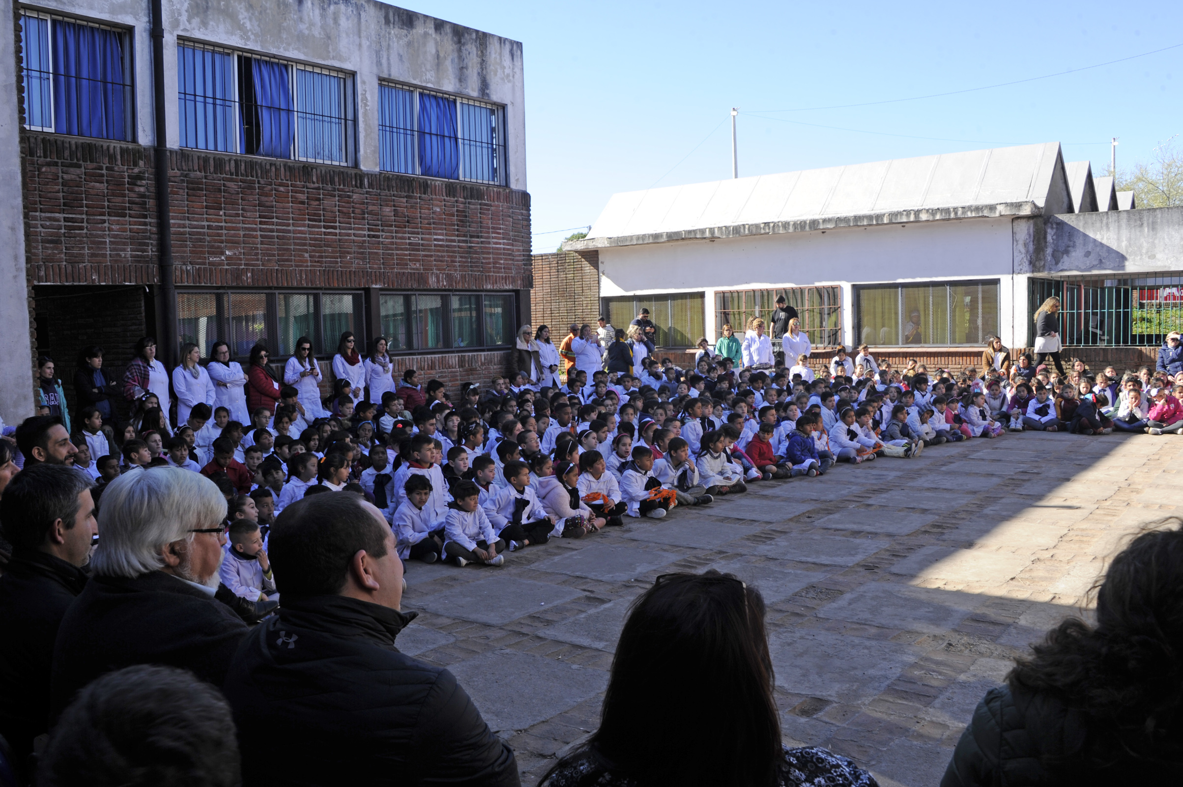Celebración de firma del convenio entre el Ministerio del Interior, ANEP y Gurises Unidos para realizar talleres de convivencia