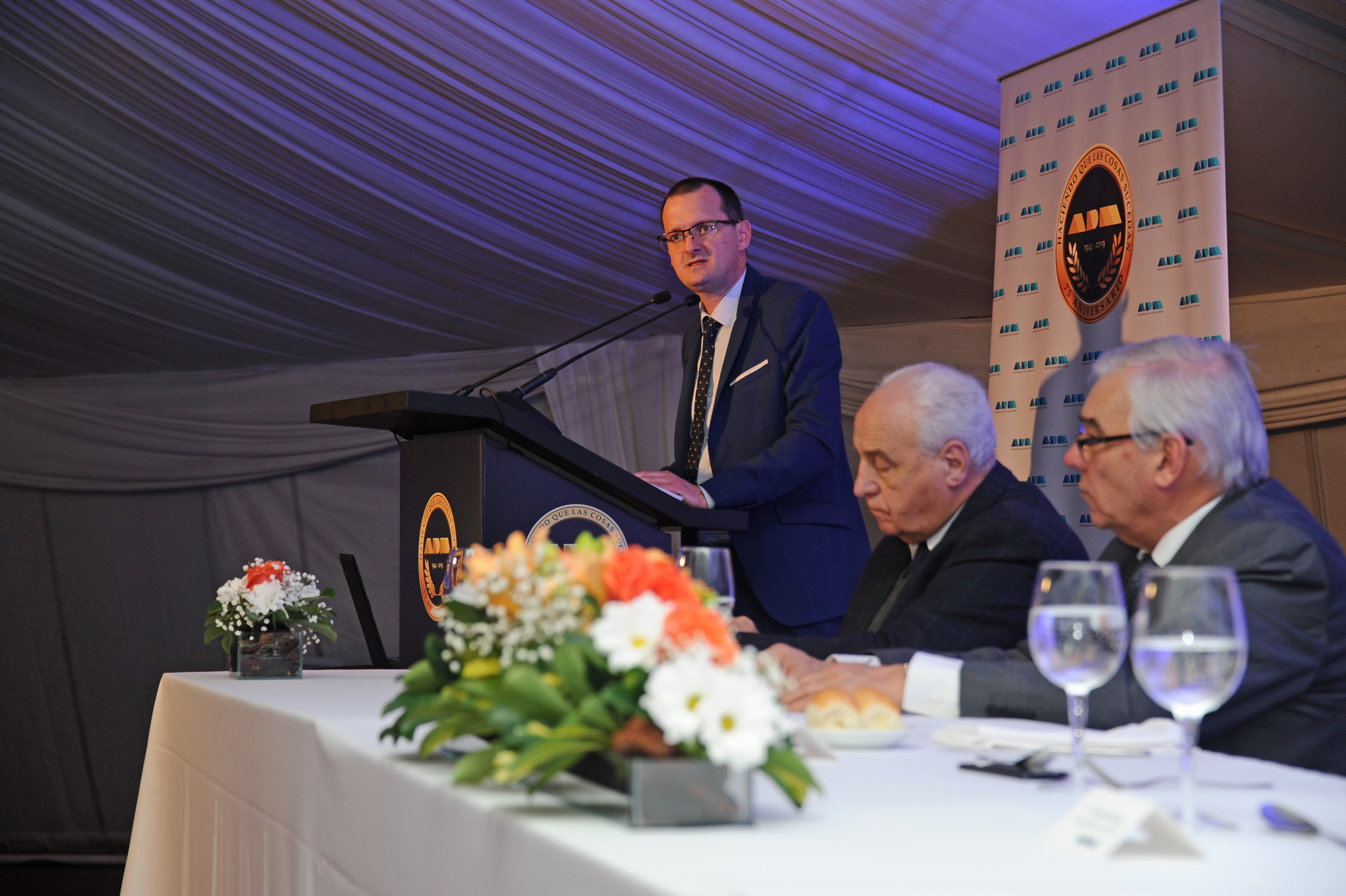 Ministro de Industria, Energía y Minería, Guillermo Moncecchi, disertó en almuerzo de trabajo de ADM