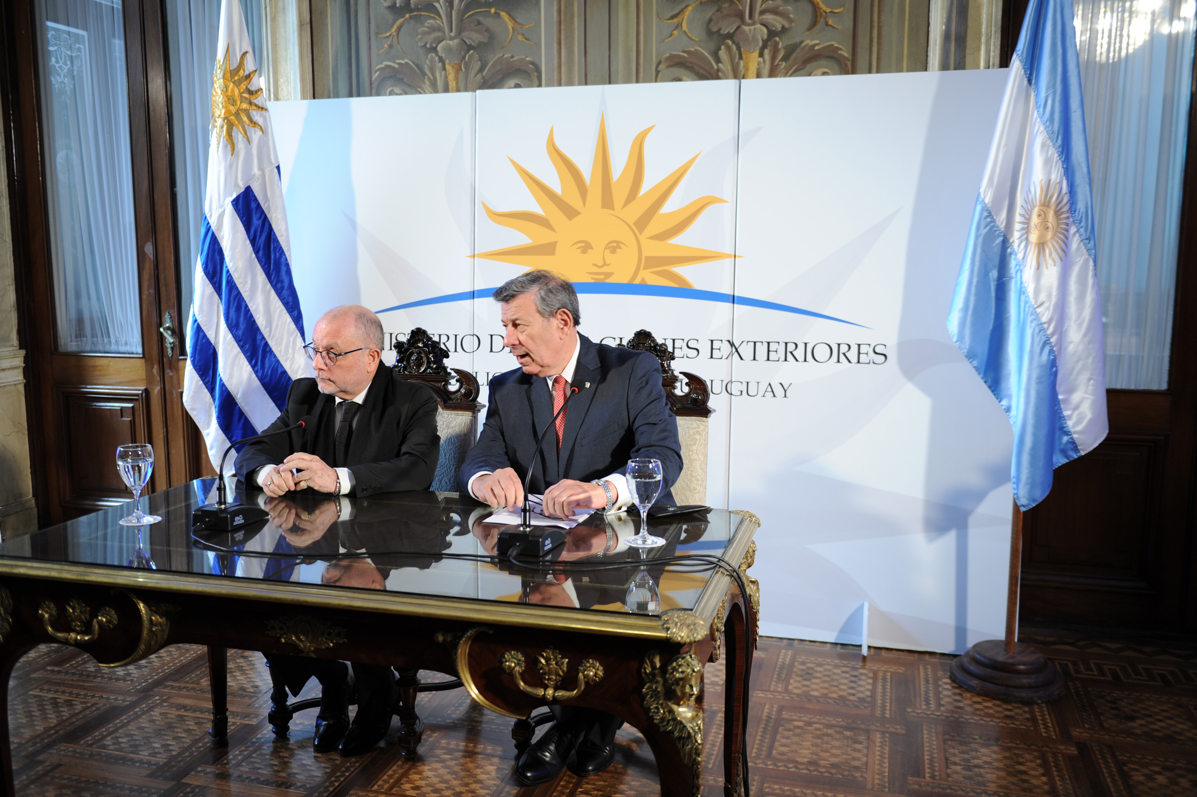 Cancilleres Jorge Faurie y Rodolfo Nin Novoa