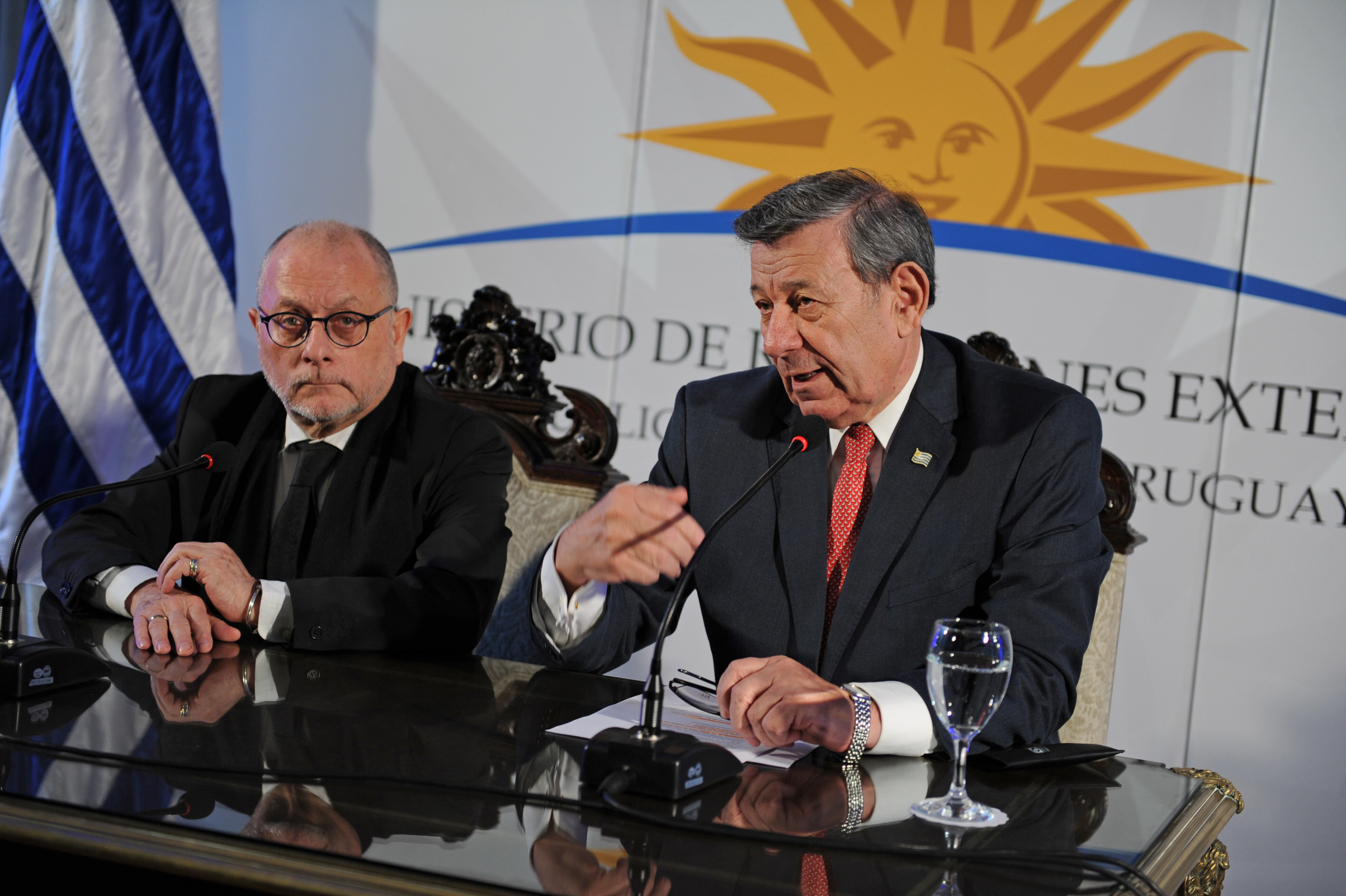 Cancilleres Jorge Faurie y Rodolfo Nin Novoa