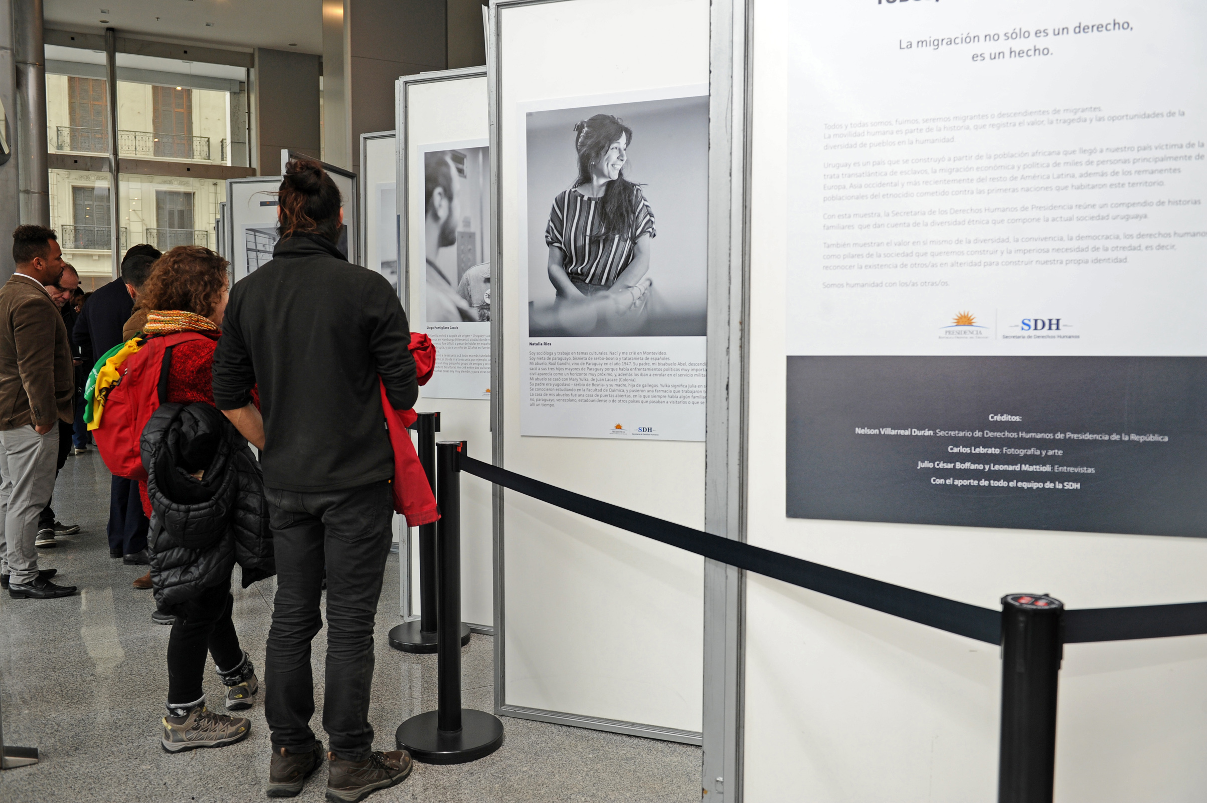 Muestra fotográfica de Carlos Lebrato, denominada Todos y todas somos, fuimos, seremos migrantes o descendientes de migrantes