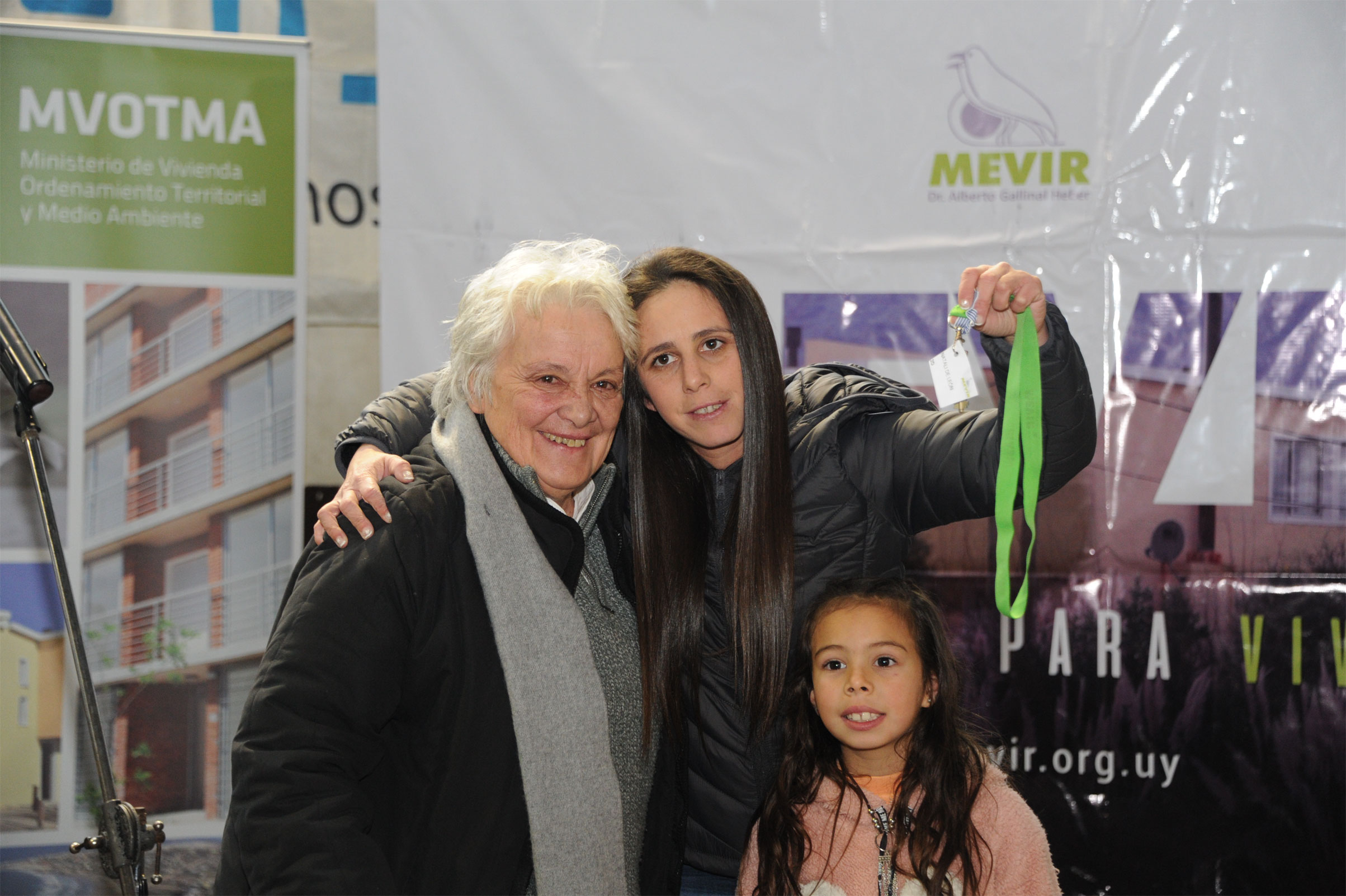 42 familias de la localidad de Solís de Mataojo, recibieron las llaves de sus casas