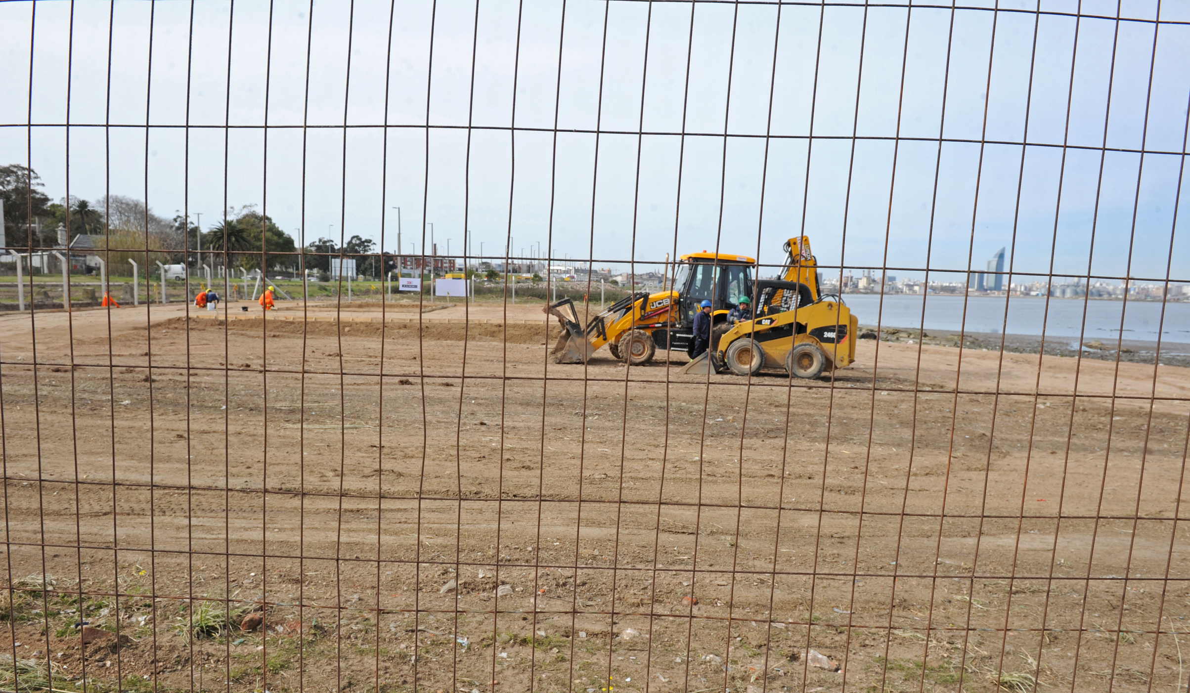 Lanzamiento de obras de puerto pesquero Capurro