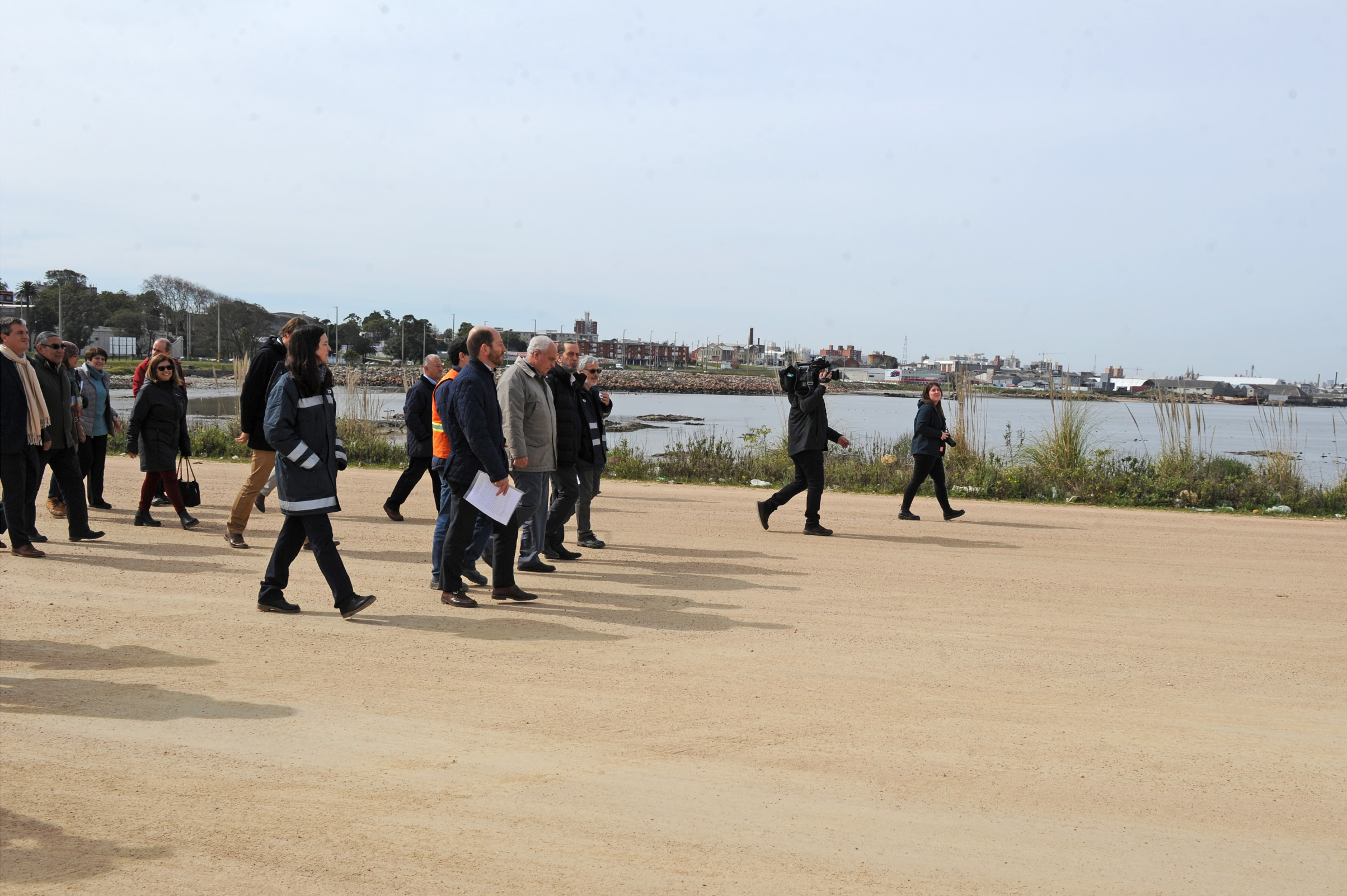 Lanzamiento de obras de puerto pesquero Capurro